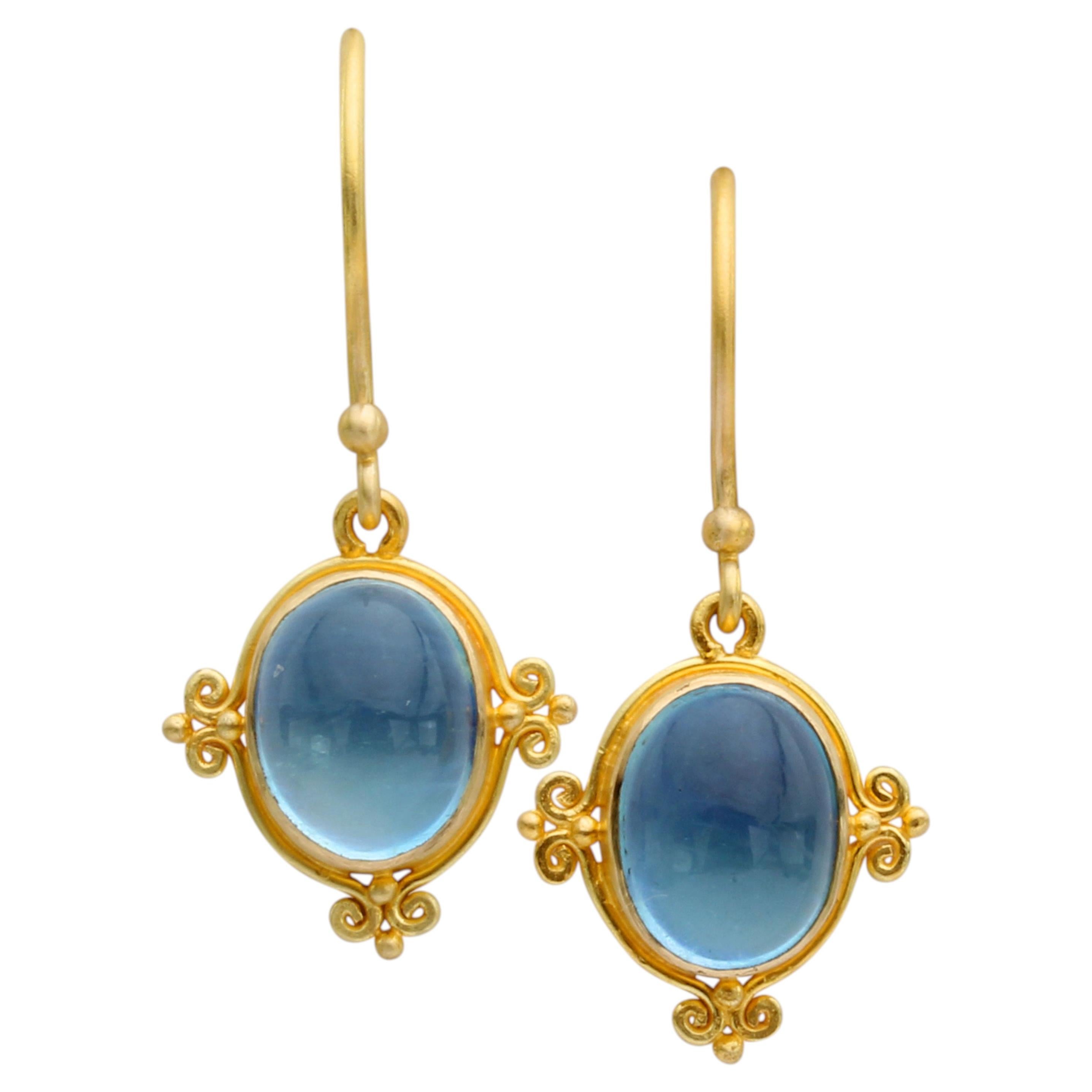 Orecchini in oro 18K con acquamarina da 4,3 carati di Steven Battelle