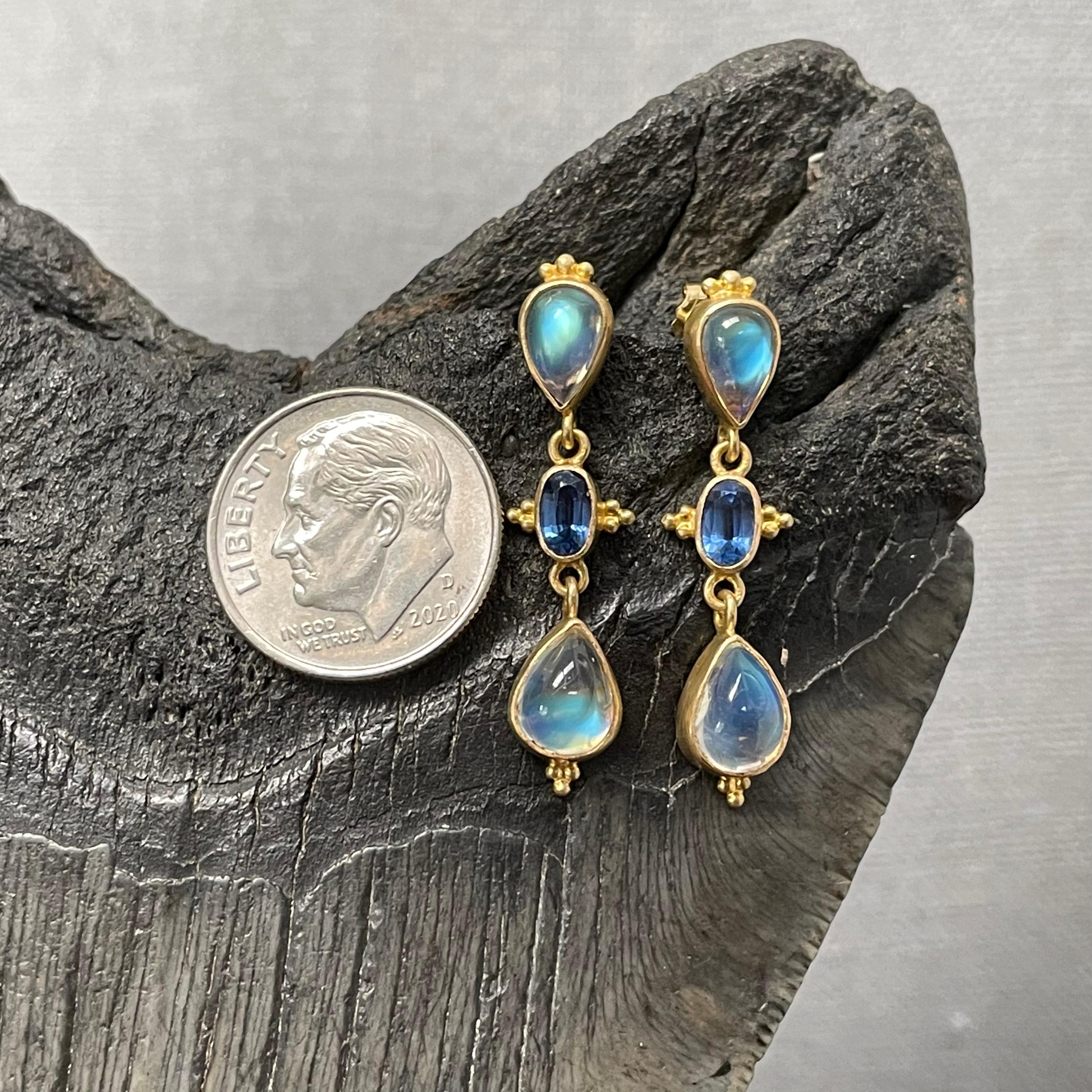Contemporary Steven Battelle 4.3 Carats Rainbow Moonstone Kyanite 18K Gold Post Earrings For Sale
