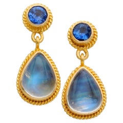 Steven Battelle 4.3 Karat Regenbogen-Mondstein Kyanit 18K Gold Post-Ohrringe