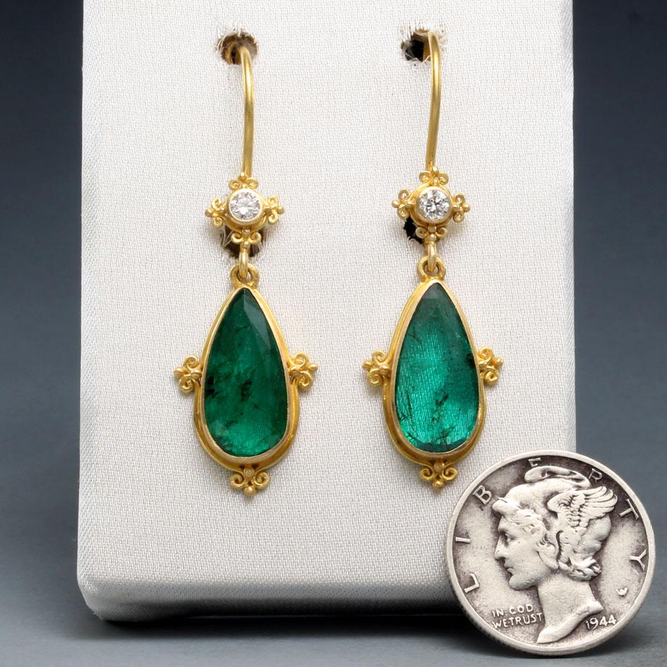 Steven Battelle 4.4 Carats Emerald Diamond 18K Gold Earrings In New Condition For Sale In Soquel, CA