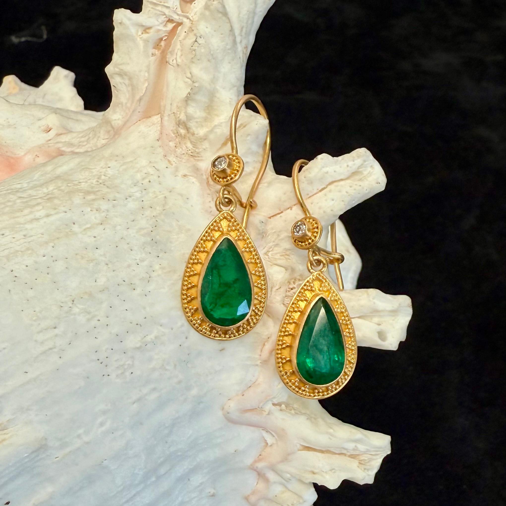 Women's or Men's Steven Battelle 4.4 Carats Emerald Diamond Granulated 22K Gold Earrings For Sale