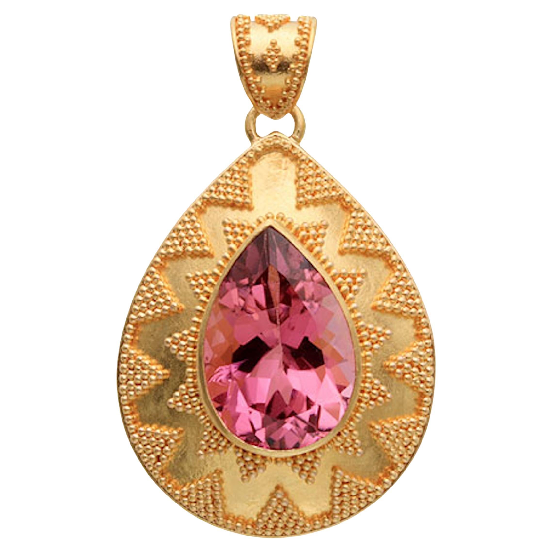 Steven Battelle 4.4 Carats Pink Tourmaline 18K Gold Pendant en venta