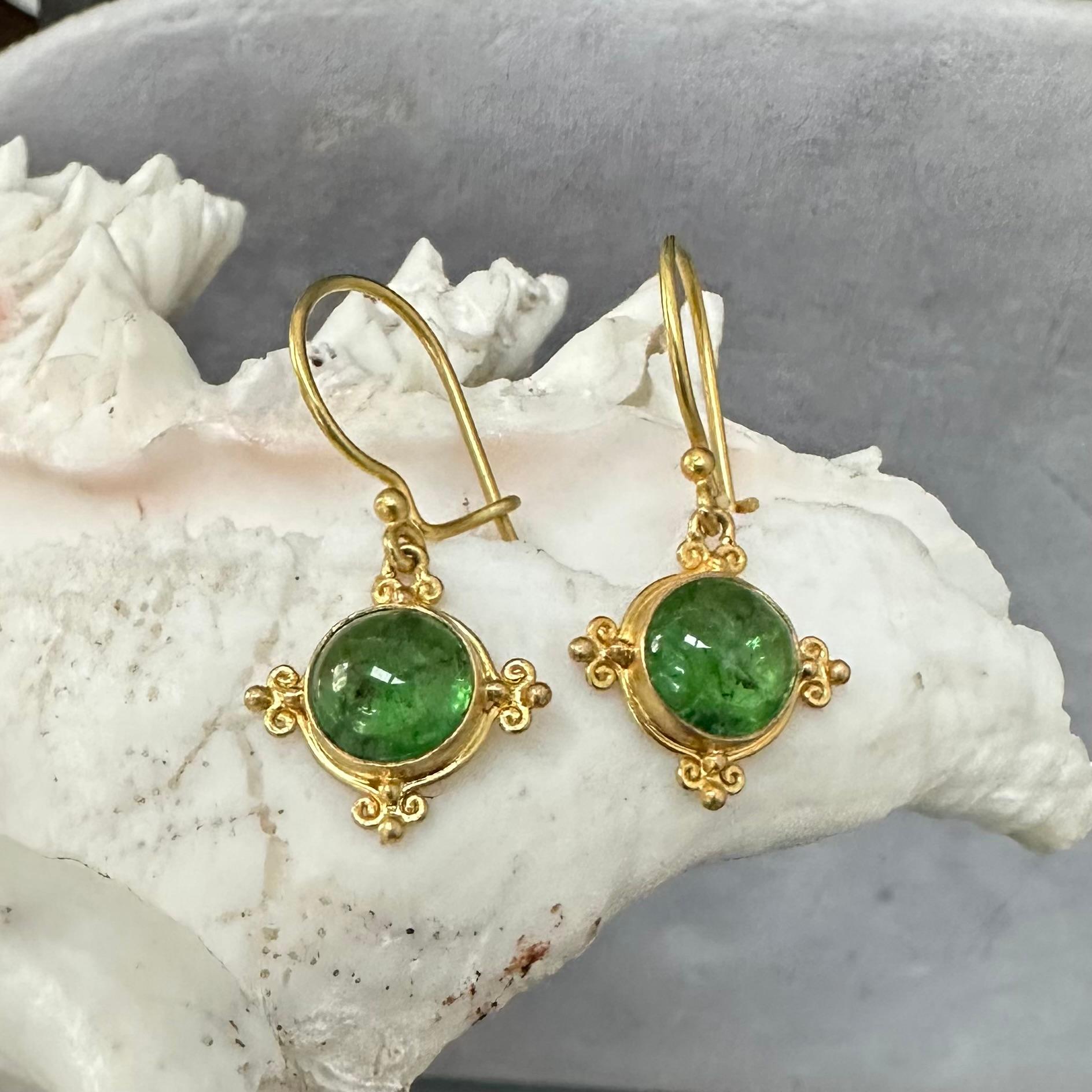 Steven Battelle 4.5 Carats Cabochon Tsavorite 18K Gold Wire Earrings  In New Condition For Sale In Soquel, CA