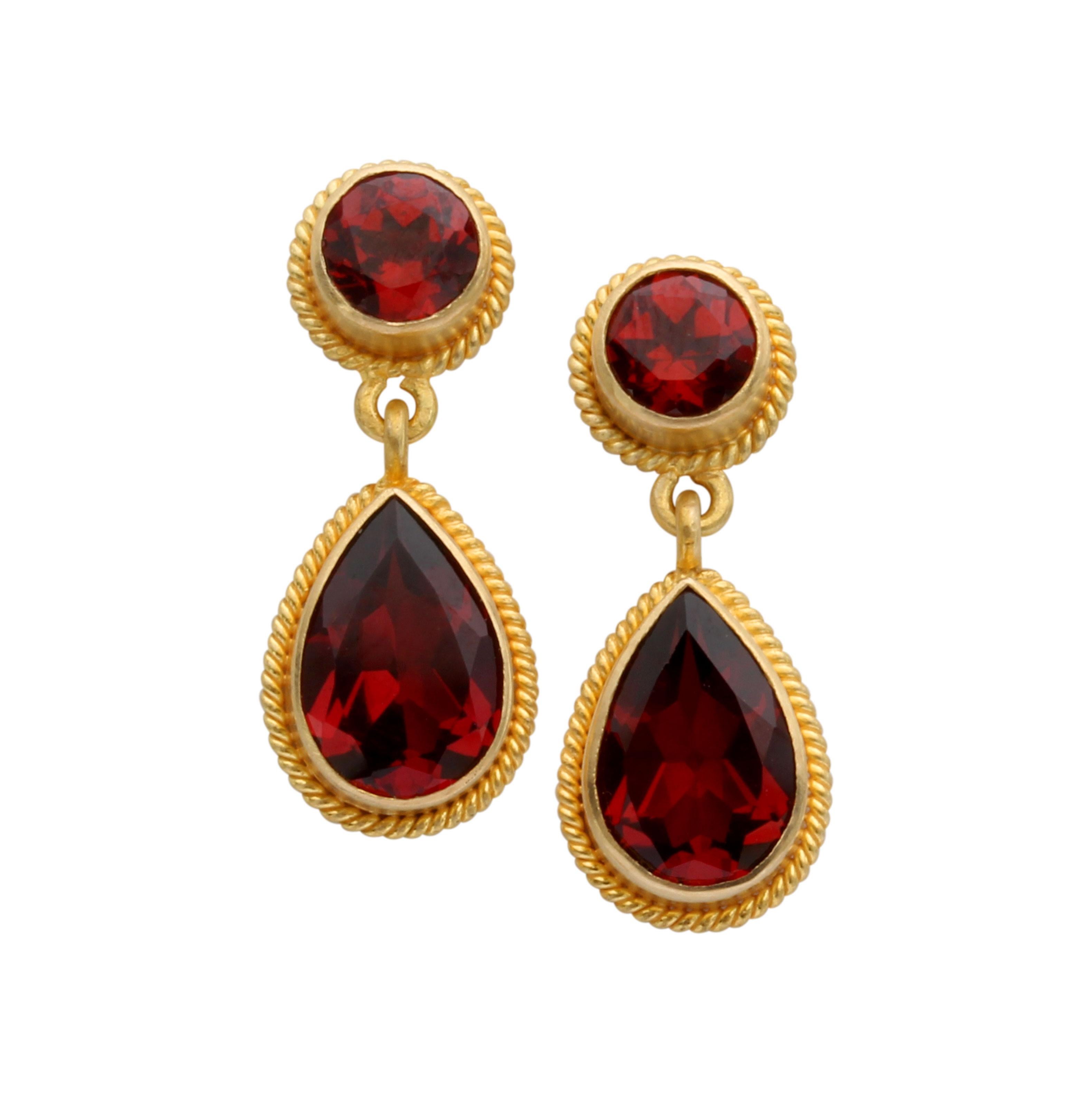 da uomo o donna Steven Battelle 4.5 Carats Mozambique Garnet 18K Gold Post Earrings in vendita