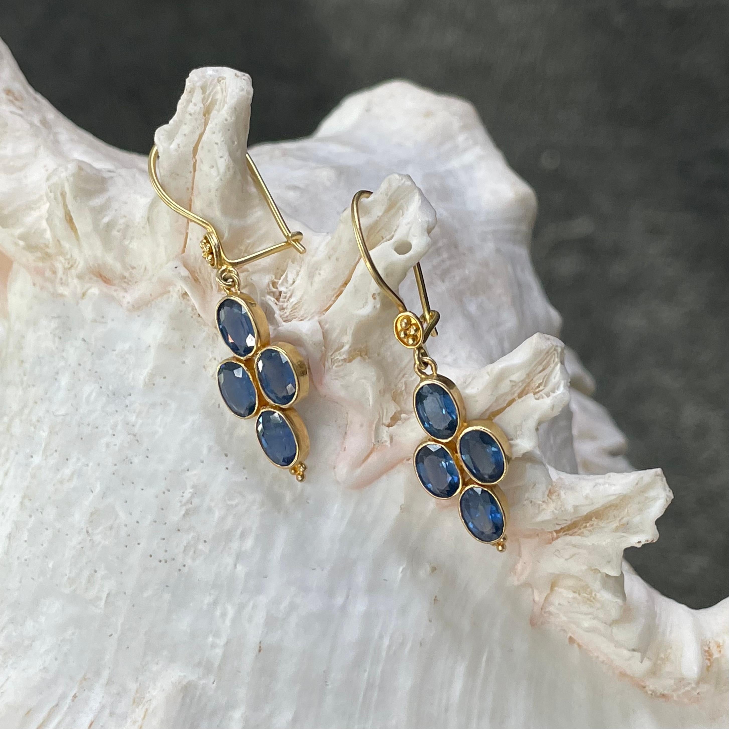Steven Battelle 4.5 Carats Multiple Blue Sapphire 18K Gold Wire Earrings For Sale 4