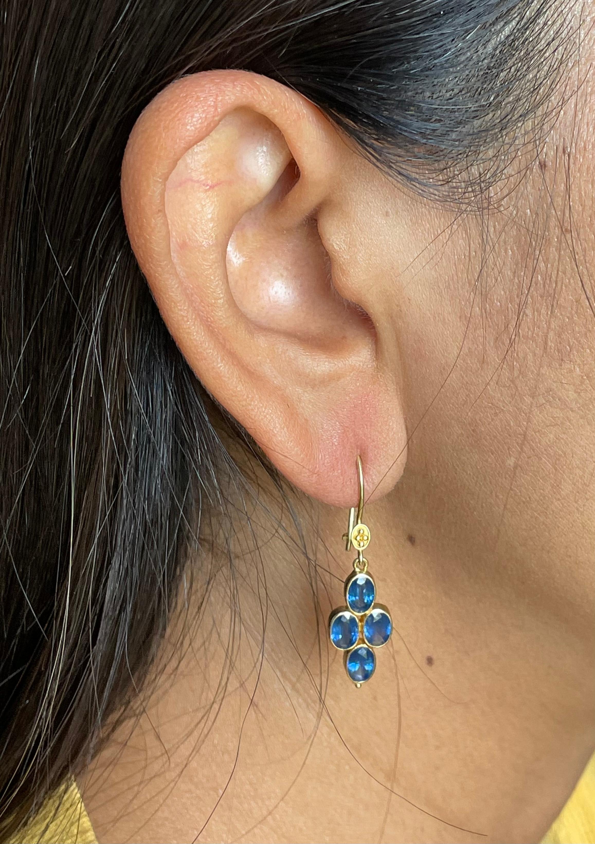 Steven Battelle 4.5 Carats Multiple Blue Sapphire 18K Gold Wire Earrings For Sale 5