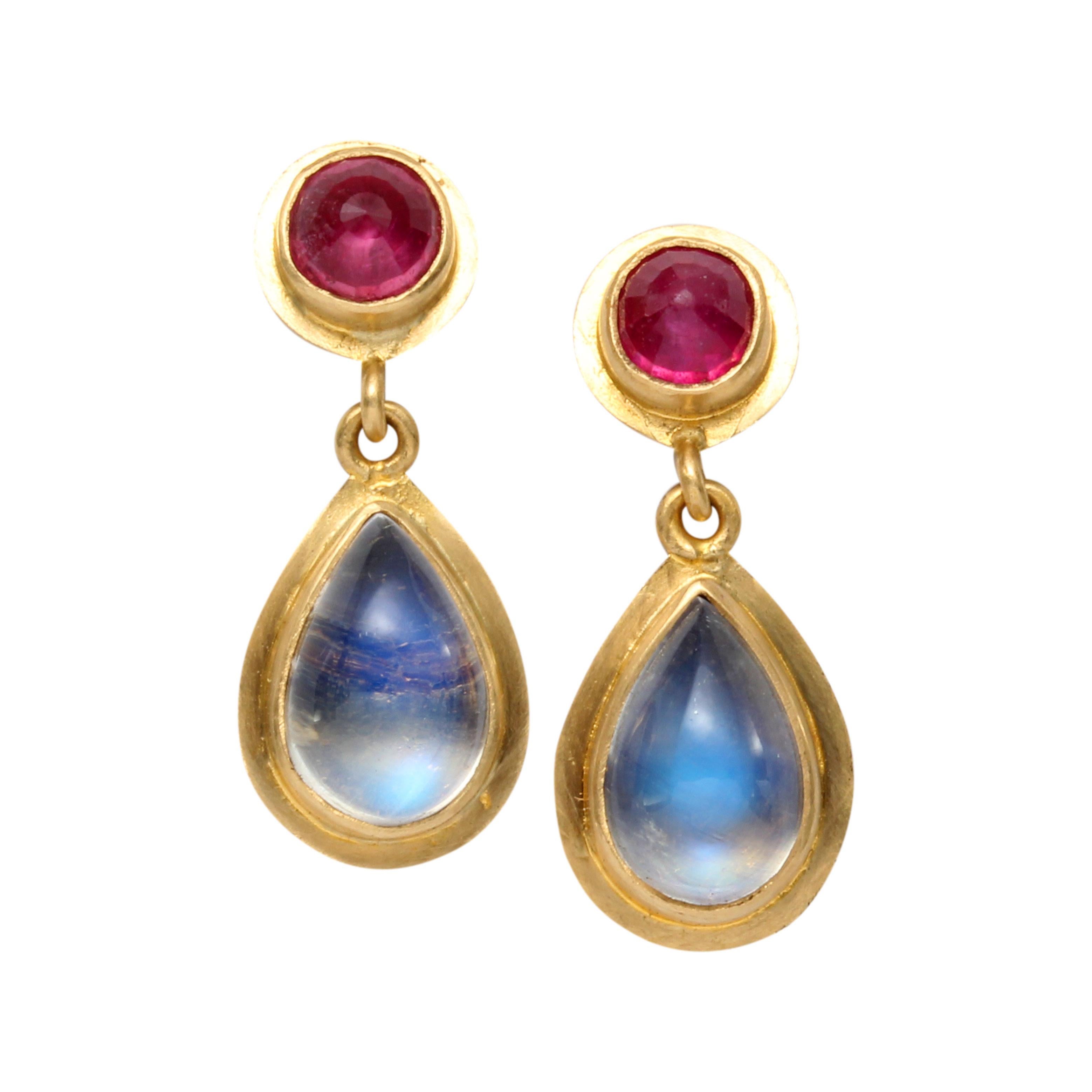 Women's Steven Battelle 4.8 Carats Blue Moonstone Ruby 18K Gold Post Earring For Sale
