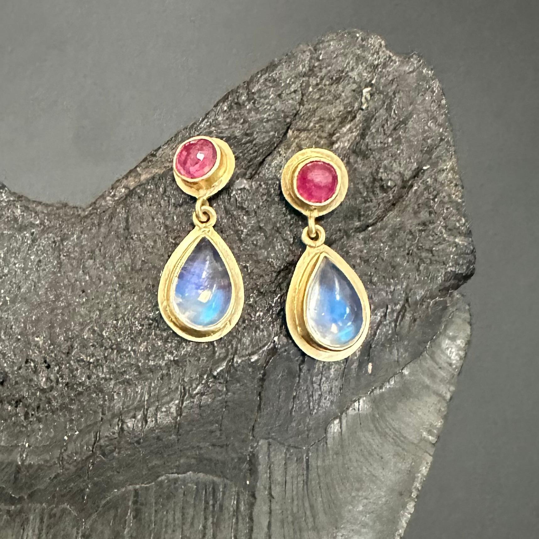 Steven Battelle 4.8 Carats Blue Moonstone Ruby 18K Gold Post Earring For Sale 1