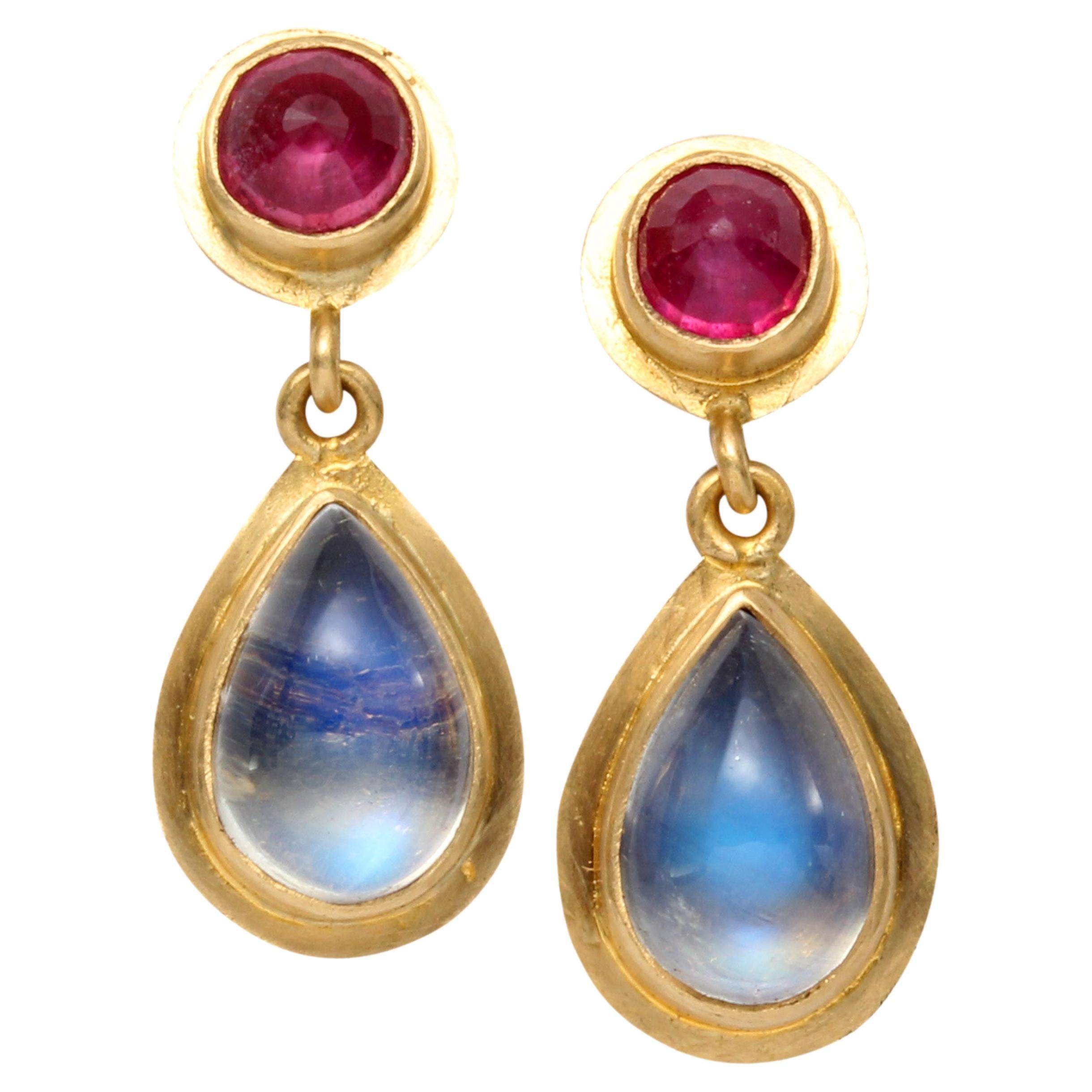 Steven Battelle 4.8 Carats Blue Moonstone Ruby 18K Gold Post Earring For Sale