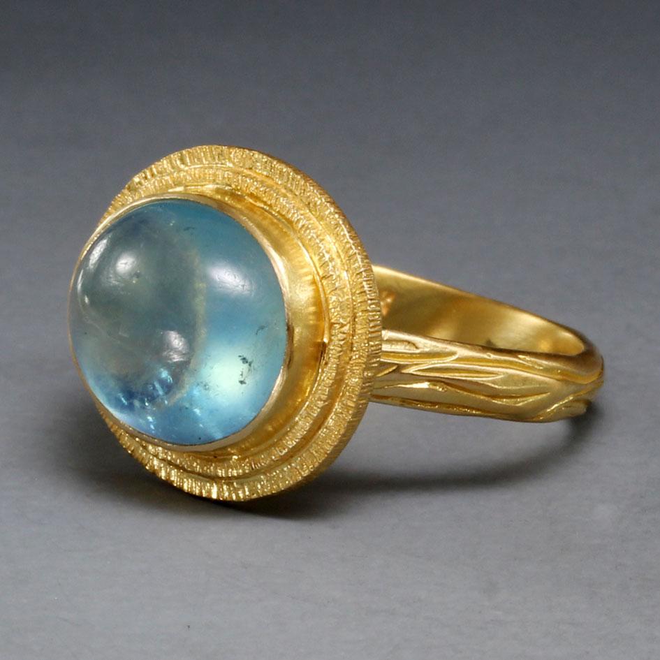 Contemporary Steven Battelle 4.8 Carats Cabochon Aquamarine 18K Gold Ring For Sale