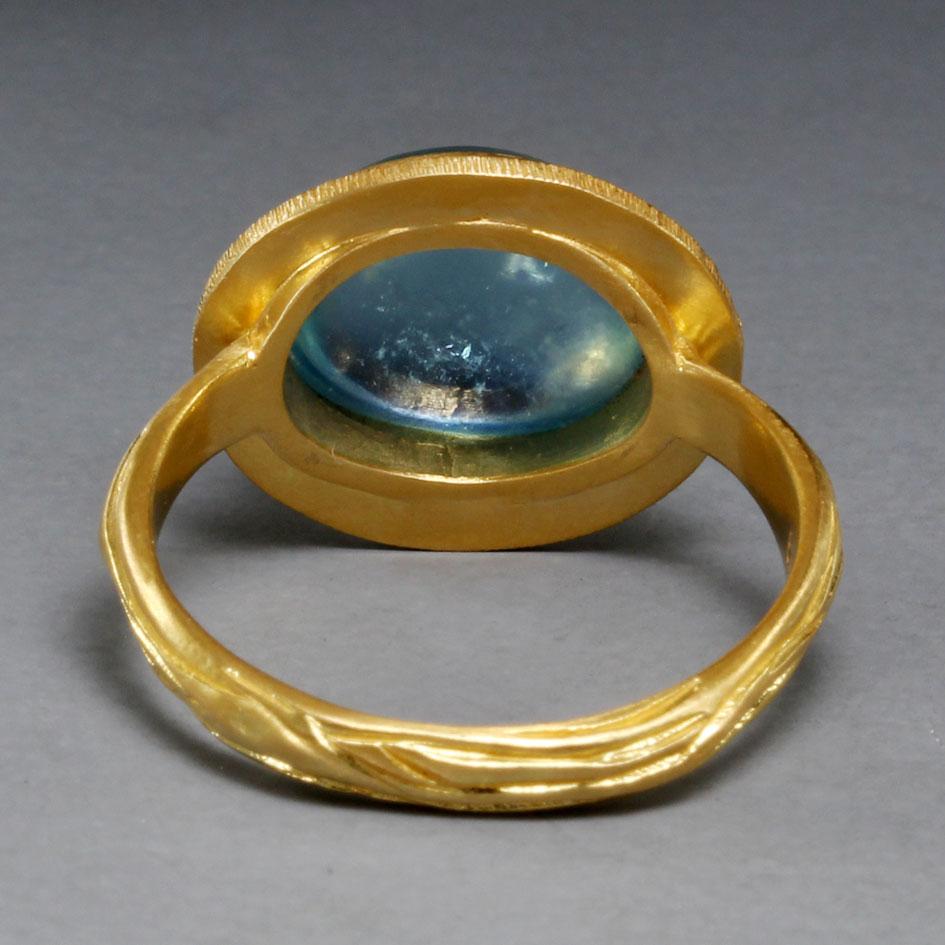 Steven Battelle 4.8 Carats Cabochon Aquamarine 18K Gold Ring In New Condition For Sale In Soquel, CA