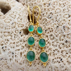 Boucles d'oreilles pendantes en or 18K avec émeraudes cabochon de 4,8 carats