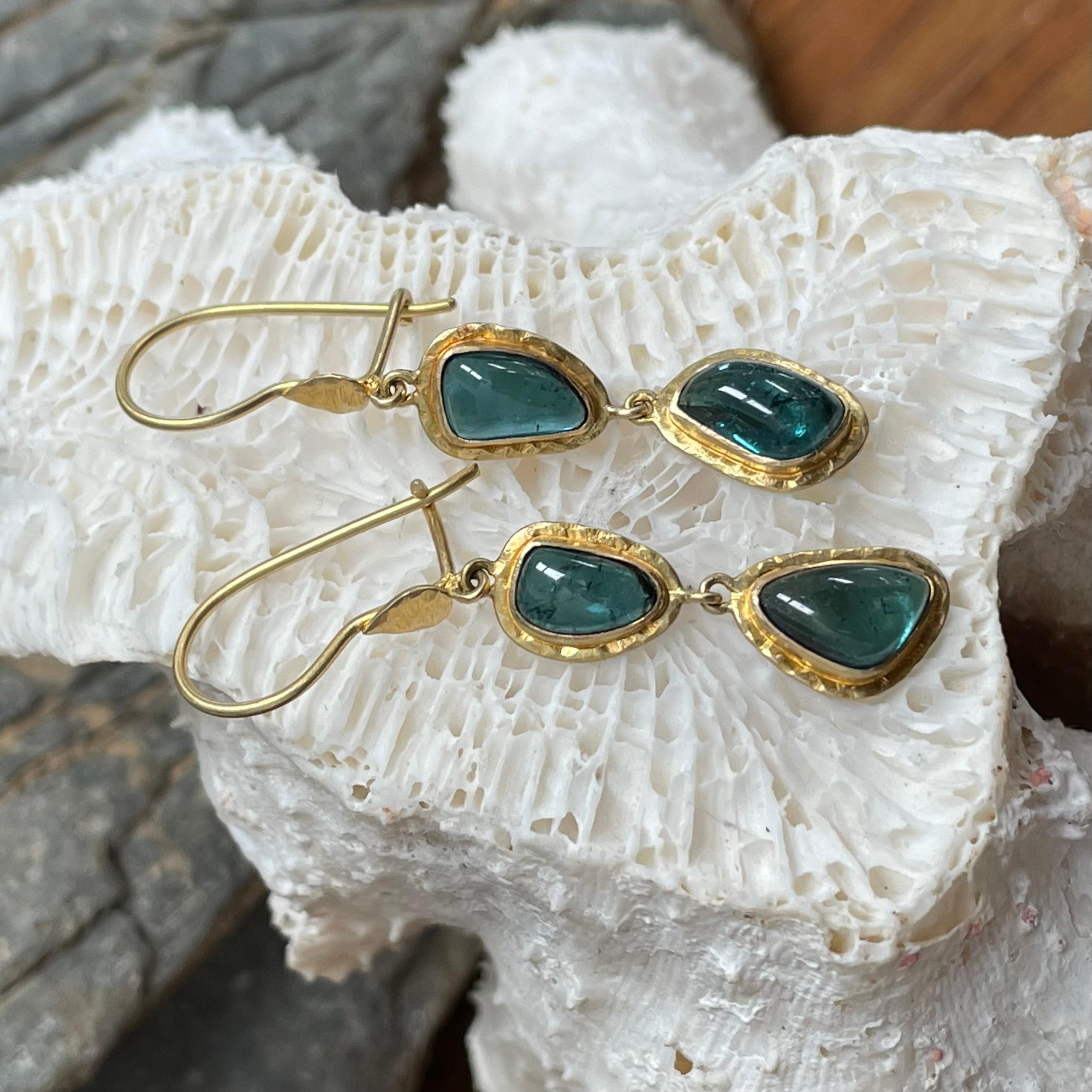Steven Battelle, boucles d'oreilles en or 18 carats avec tourmaline bleue de 4,8 carats en vente 1