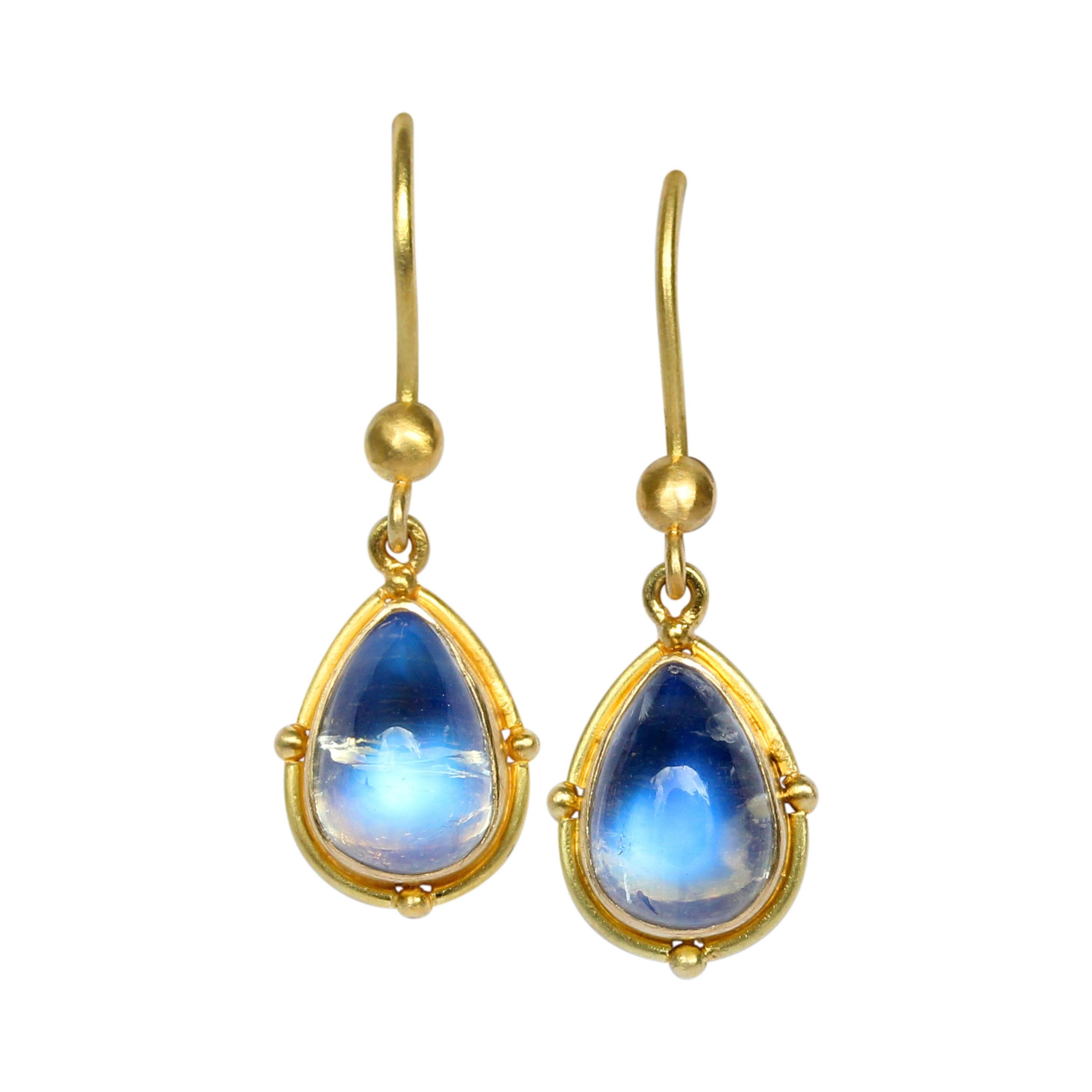 Steven Battelle 4.9 Carats Rainbow Moonstone 18K Gold Wire Earrings For Sale 1