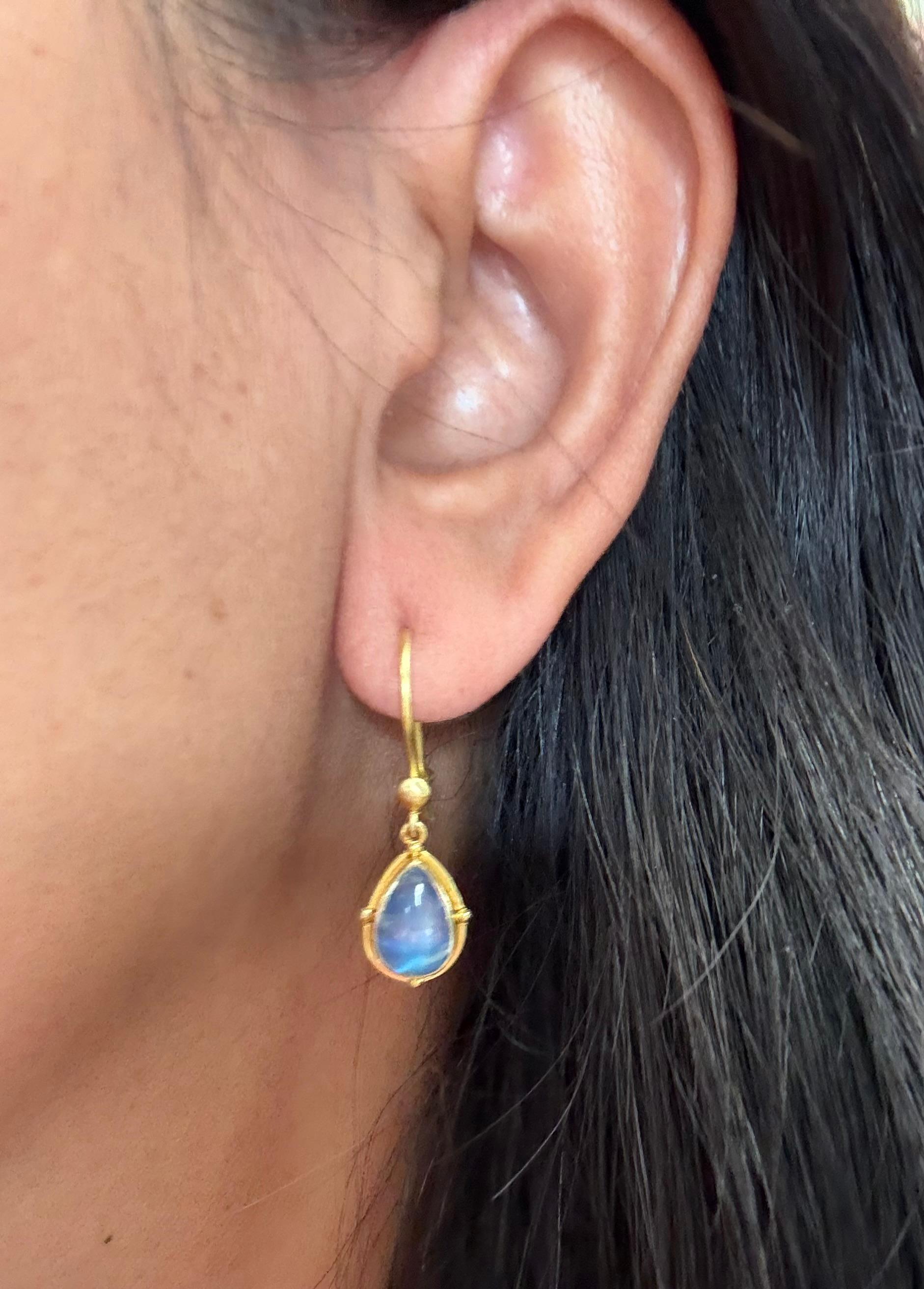 Steven Battelle 4.9 Carats Rainbow Moonstone 18K Gold Wire Earrings For Sale 2