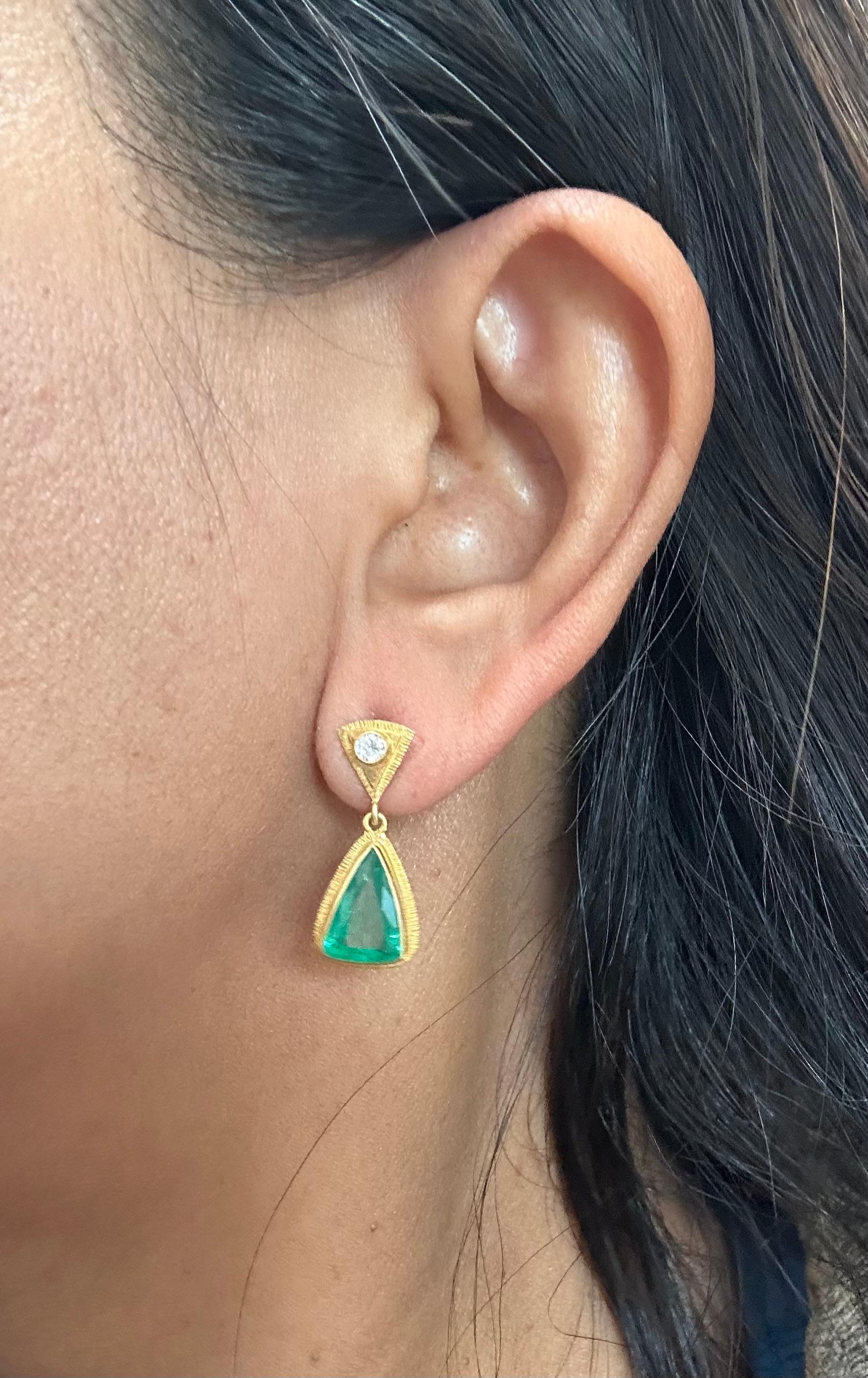 Steven Battelle 5.0 Carats Brazilian Emeralds Diamonds 18K Gold Post Earrings For Sale 1