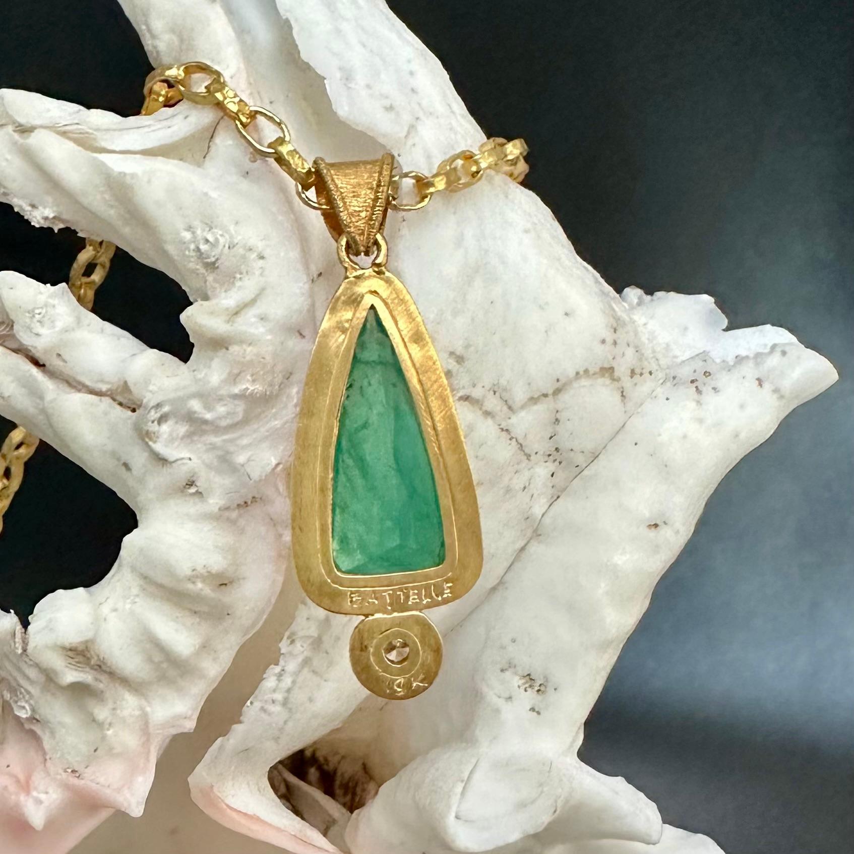 Steven Battelle Pendentif en or 18 carats avec diamants et émeraude de 5,0 carats en vente 5