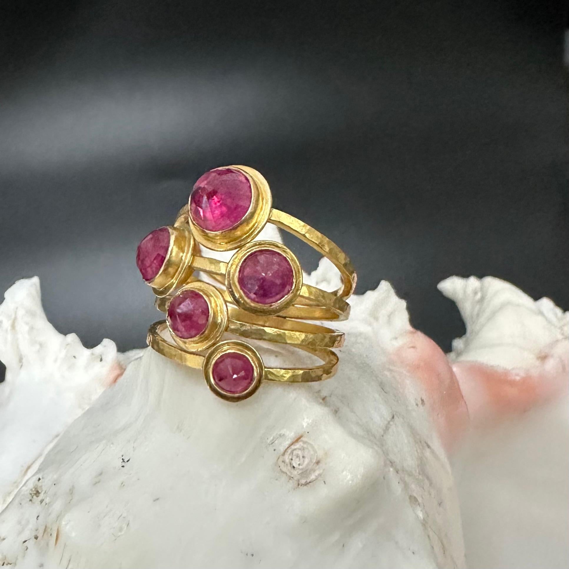 Steven Battelle 5.0 Carats Multiple Ruby 18K Gold Ring For Sale 4