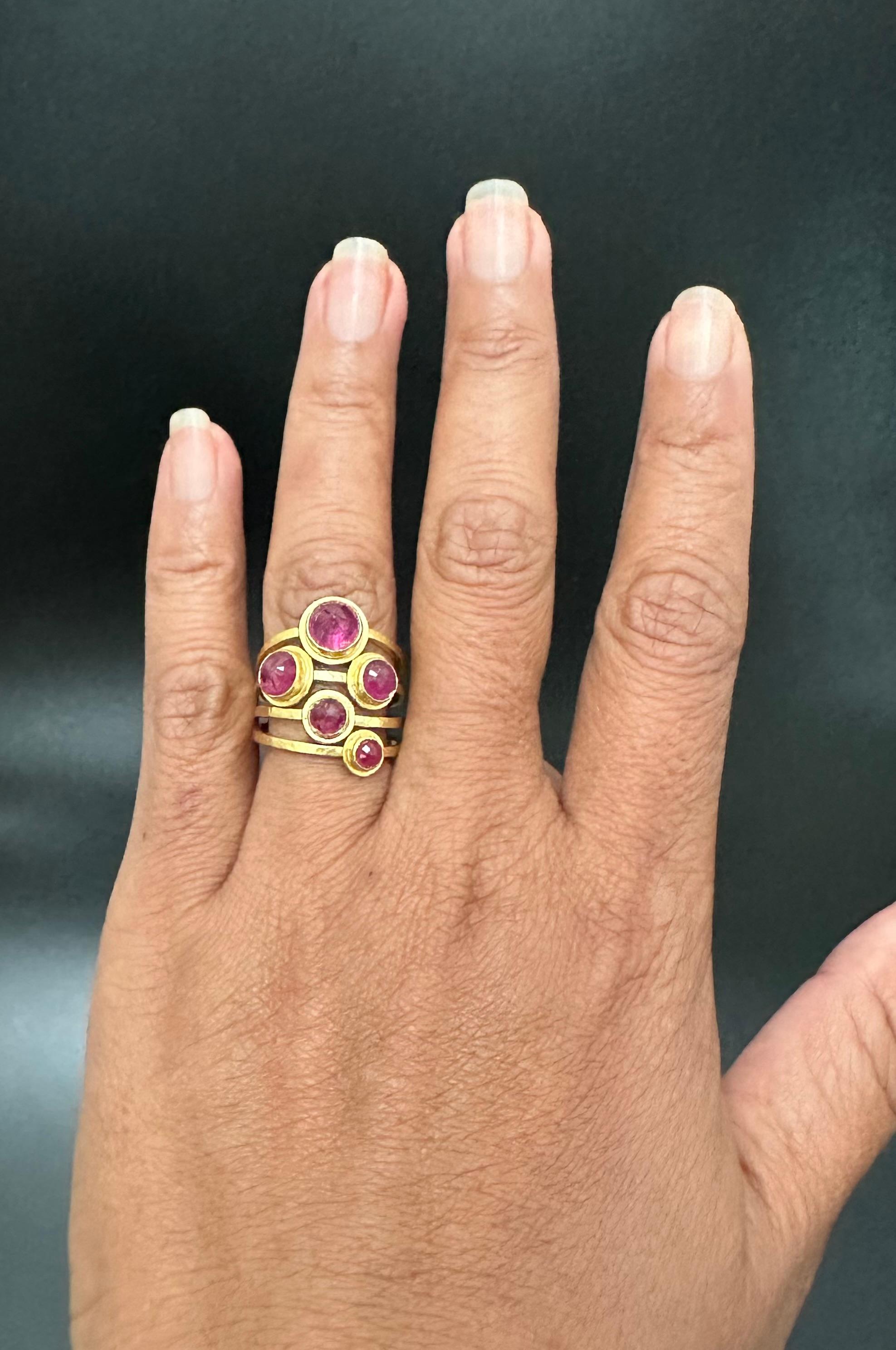 Steven Battelle 5.0 Carats Multiple Ruby 18K Gold Ring For Sale 6
