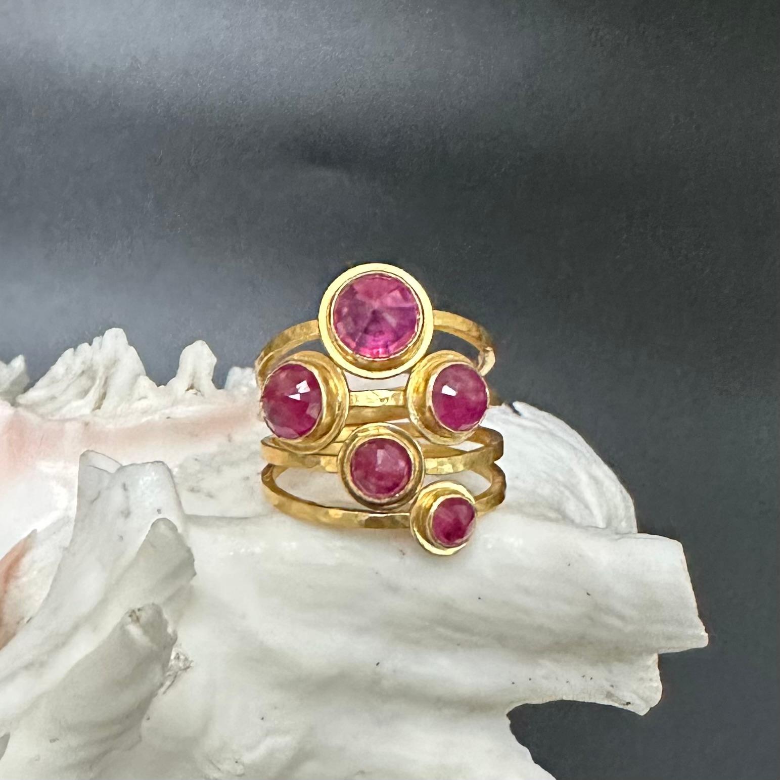 Steven Battelle 5.0 Carats Multiple Ruby 18K Gold Ring For Sale 7