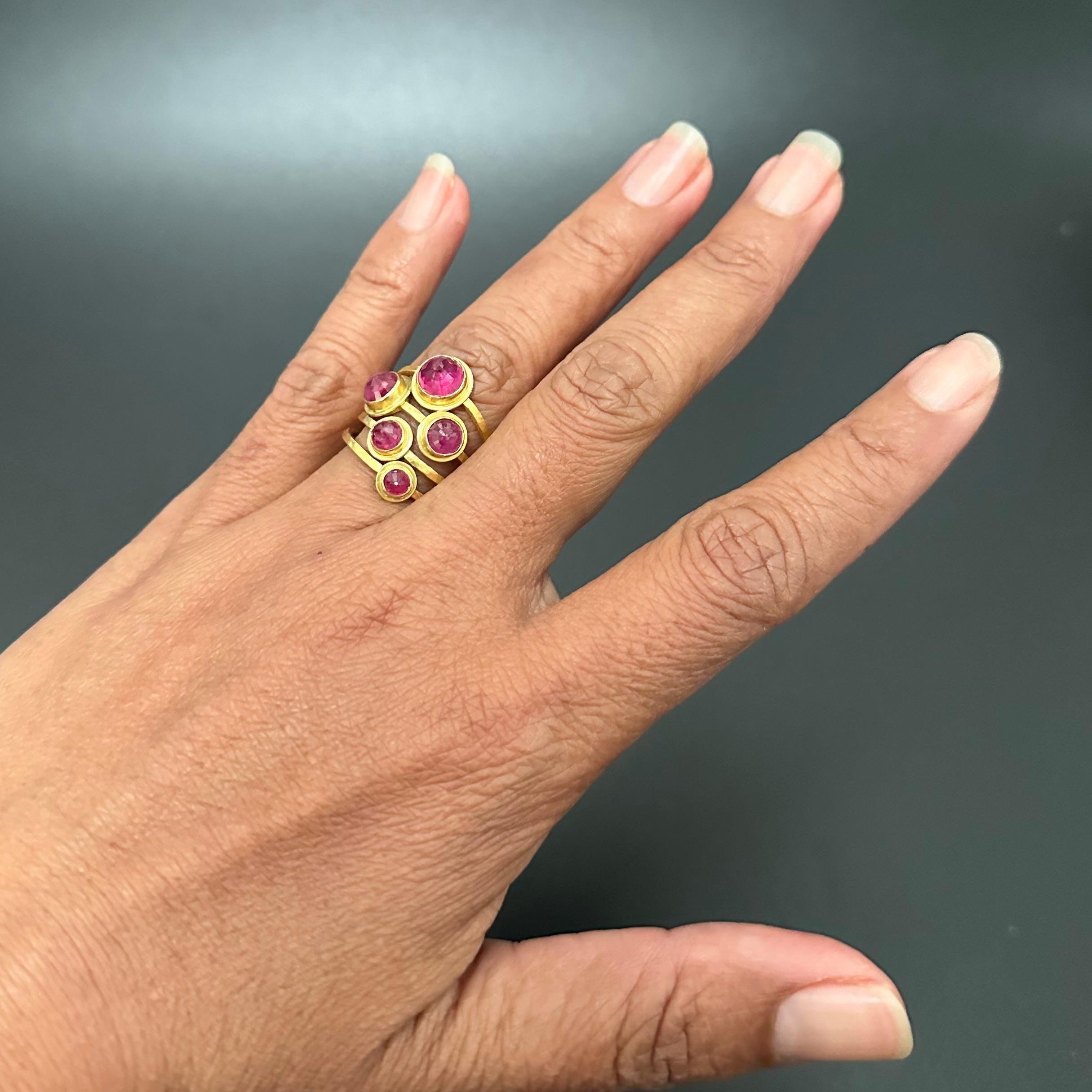 Steven Battelle 5.0 Carats Multiple Ruby 18K Gold Ring For Sale 10