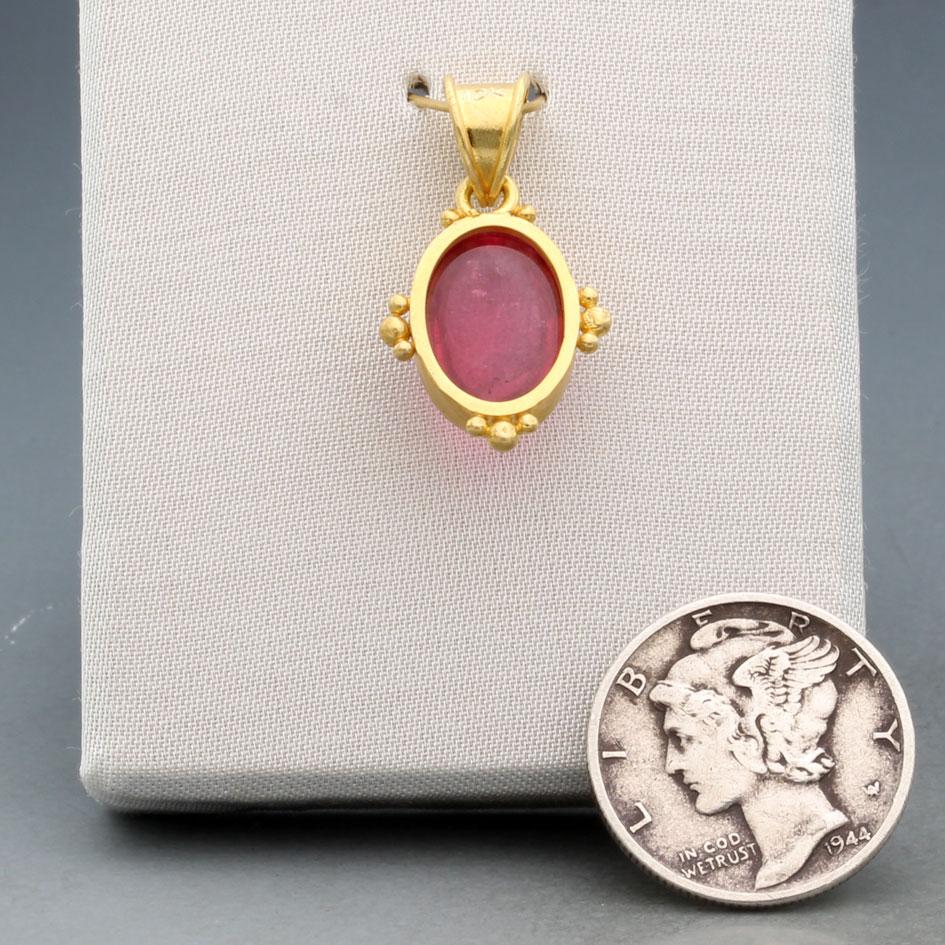 Donna Ciondolo in oro 18K con tormalina rosa da 5,0 carati di Steven Battelle in vendita