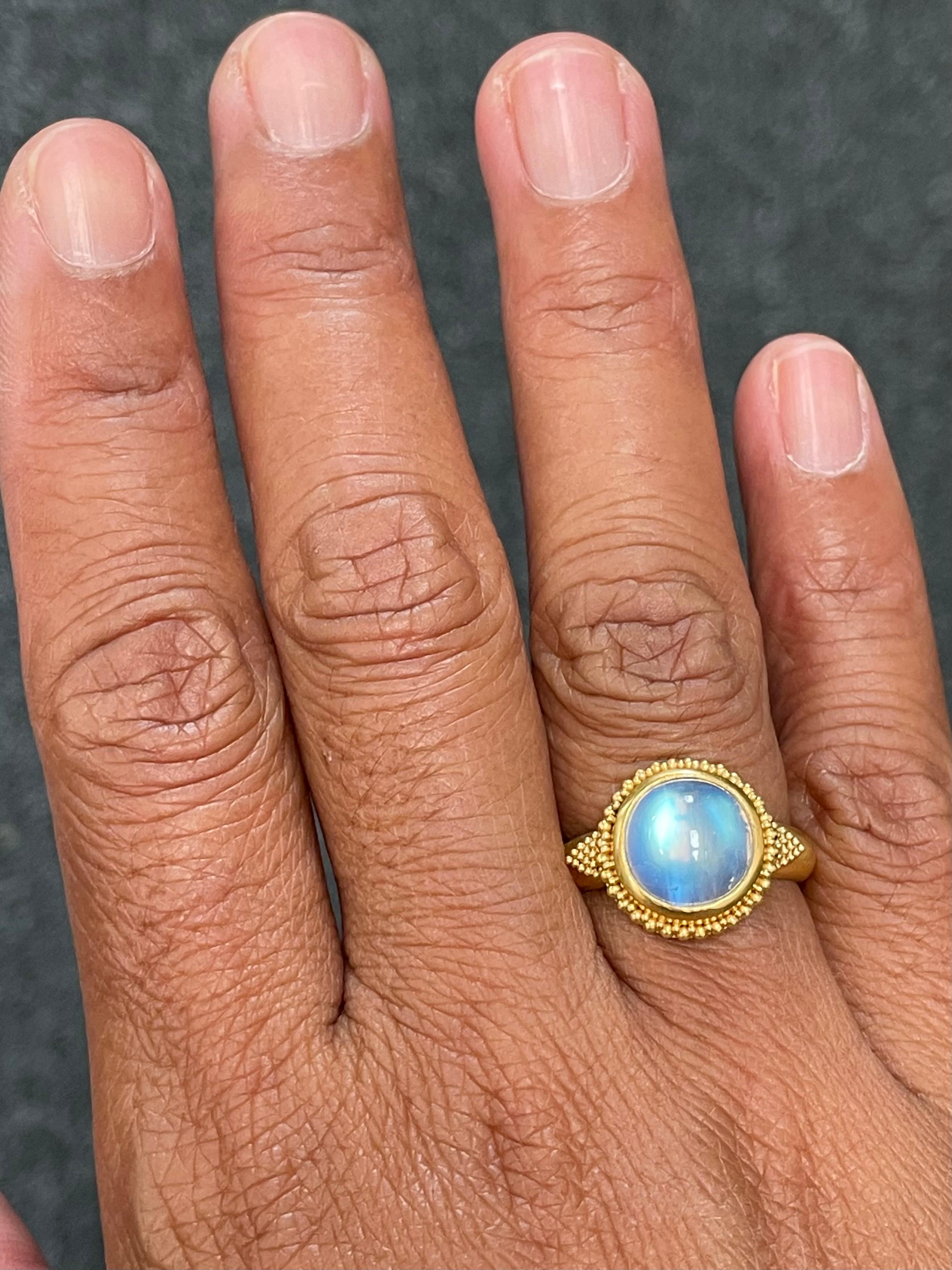 Steven Battelle 5.0 Carats Round Rainbow Moonstone 22K Gold Ring In New Condition In Soquel, CA