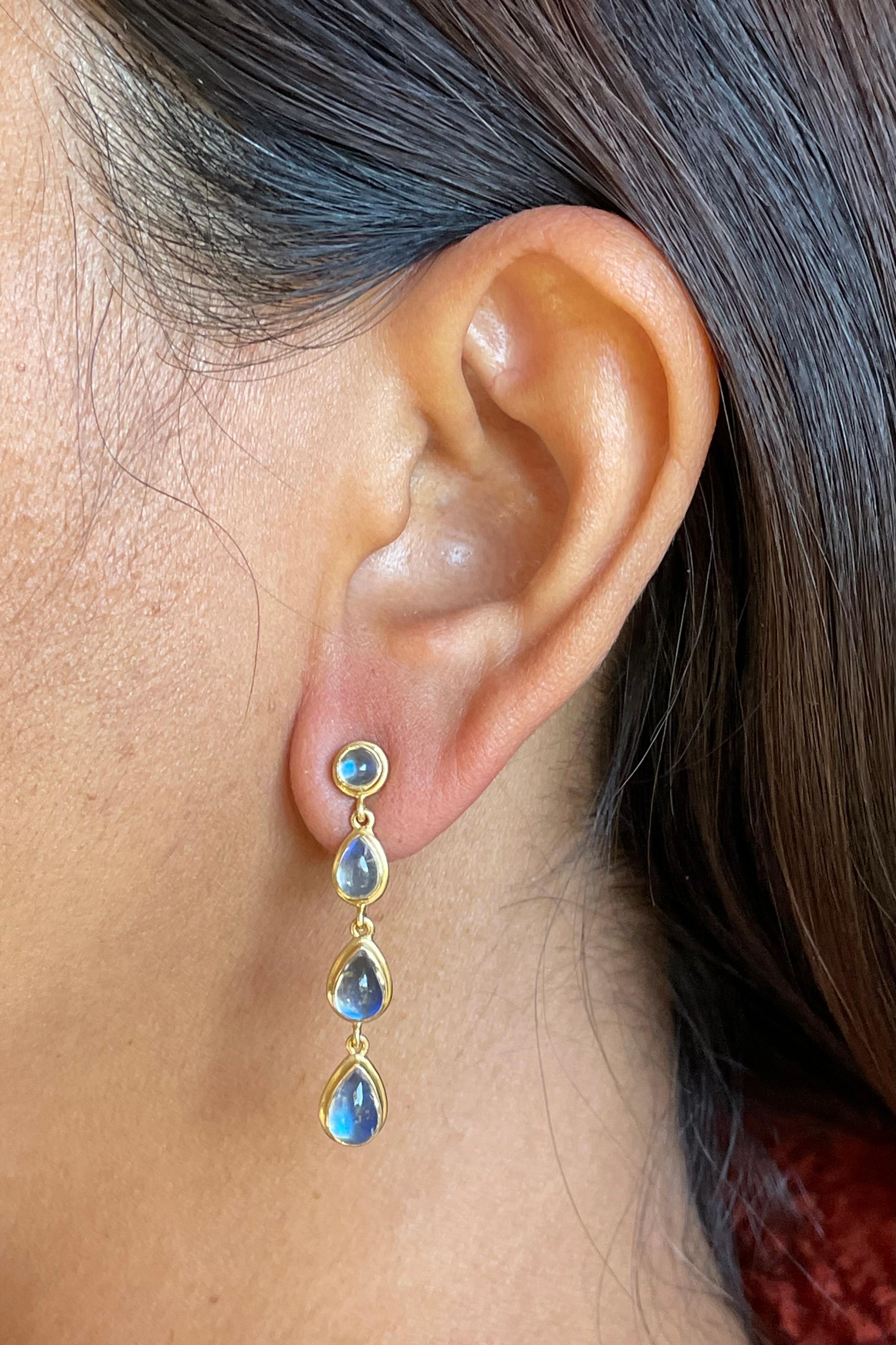 De las mujeres Steven Battelle Pendientes de oro de 18 quilates con varias piedras lunares arco iris de 5,1 quilates en venta
