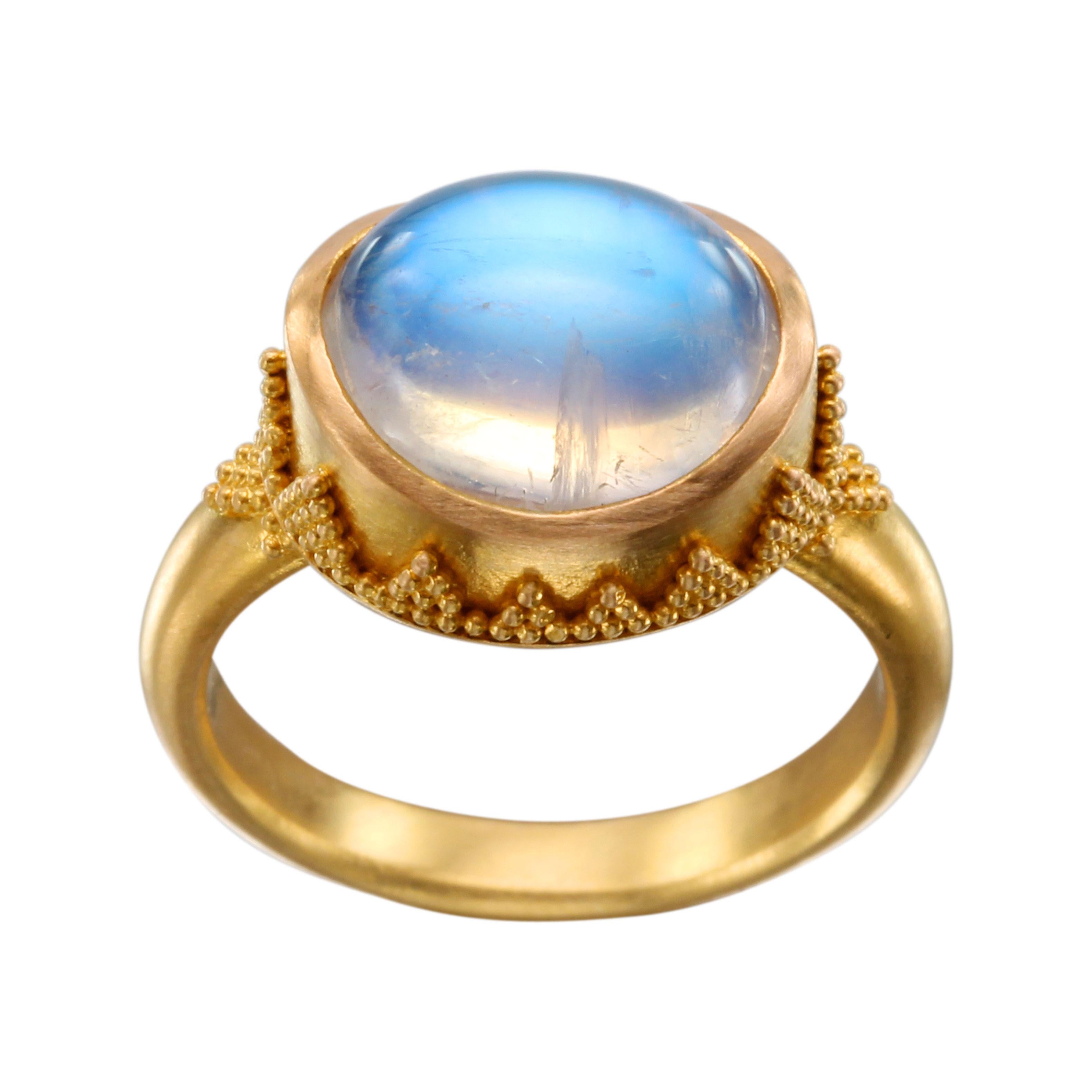 Steven Battelle 5.1 Carats Rainbow Moonstone 22K Gold Ring In New Condition In Soquel, CA