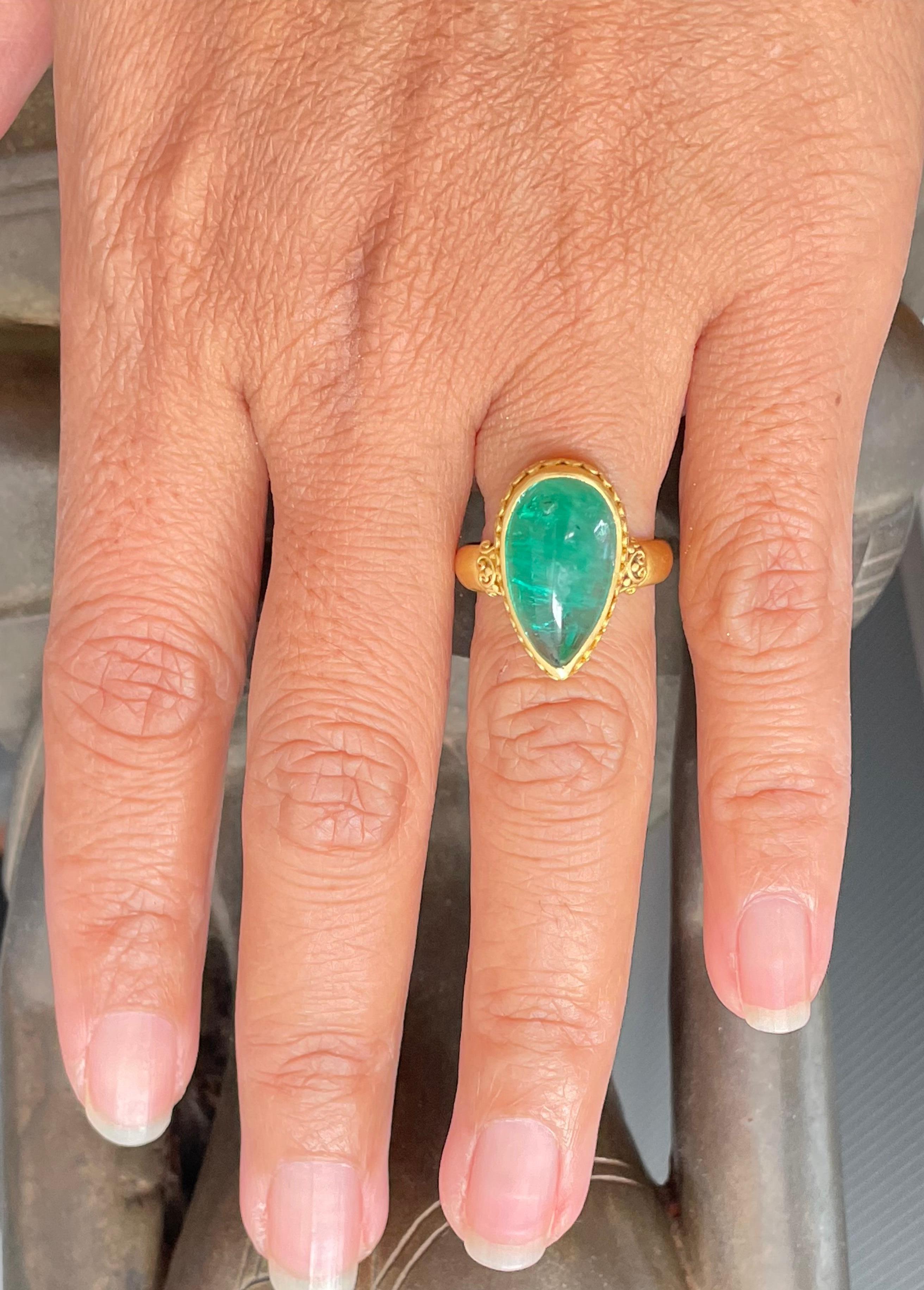5.2 Carats Cabochon Emerald 22k Gold Ring 5