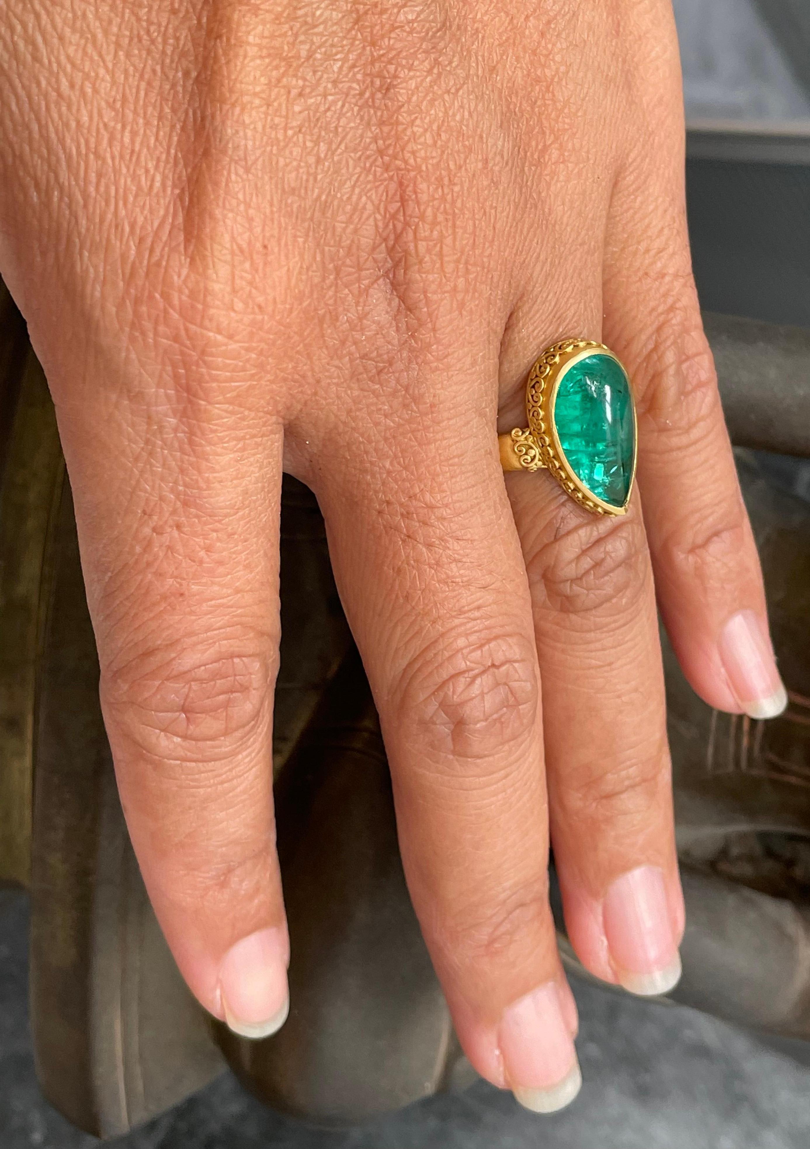 5.2 Carats Cabochon Emerald 22k Gold Ring 6