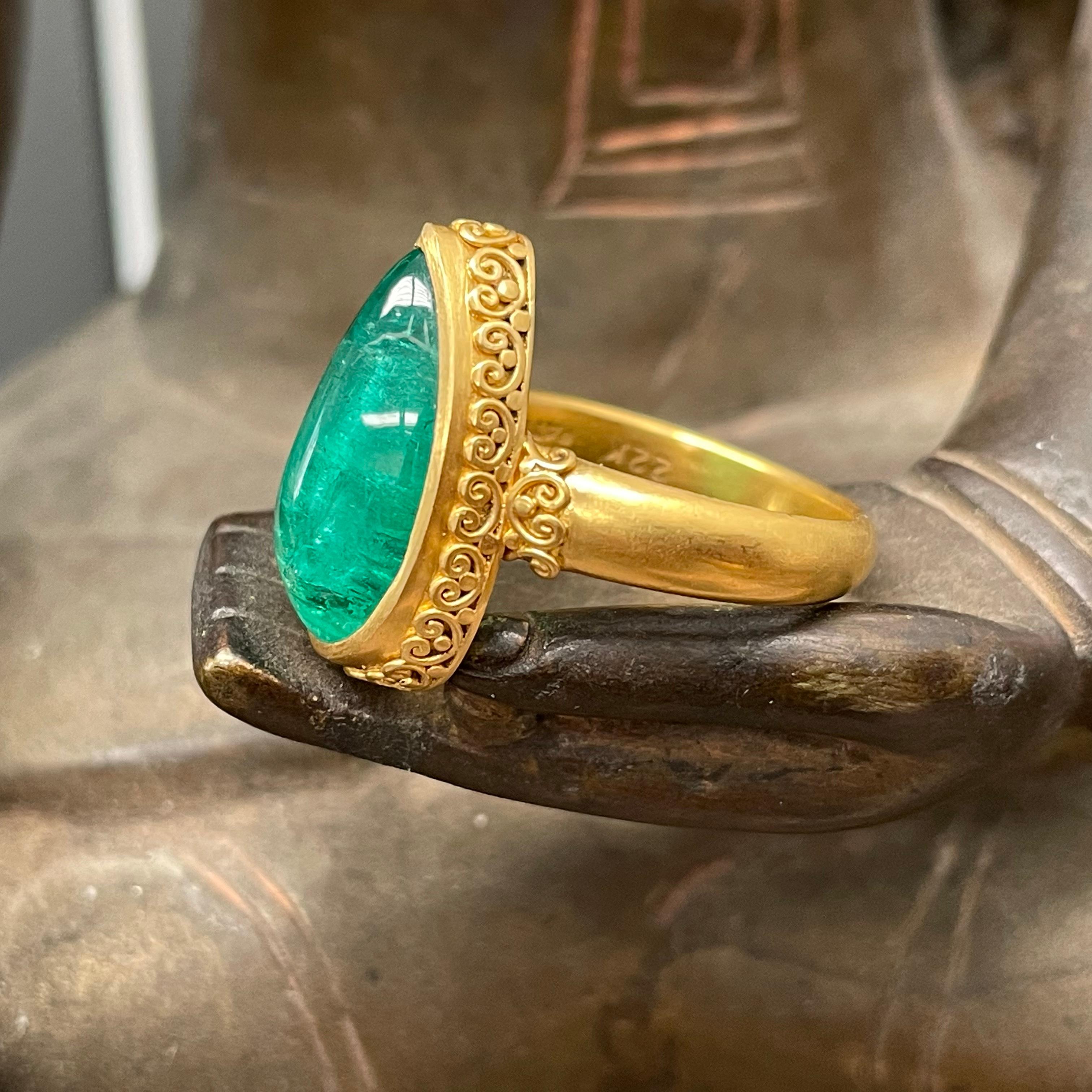 5.2 Carats Cabochon Emerald 22k Gold Ring 4
