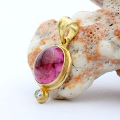 Steven Battelle 5.2 Carats Cabochon Tourmaline Rose Diamant Pendentif Or 18K