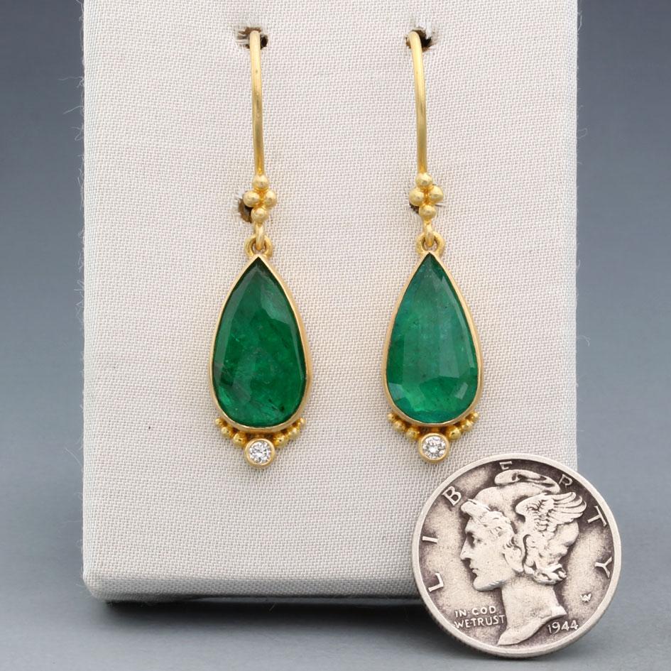 Boucles d'oreilles en or 18 carats Steven Battelle 5,3 carats diamant émeraude Neuf - En vente à Soquel, CA