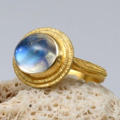 Steven Battelle 5.3 Carats Rainbow Moonstone 18K Gold Ring
