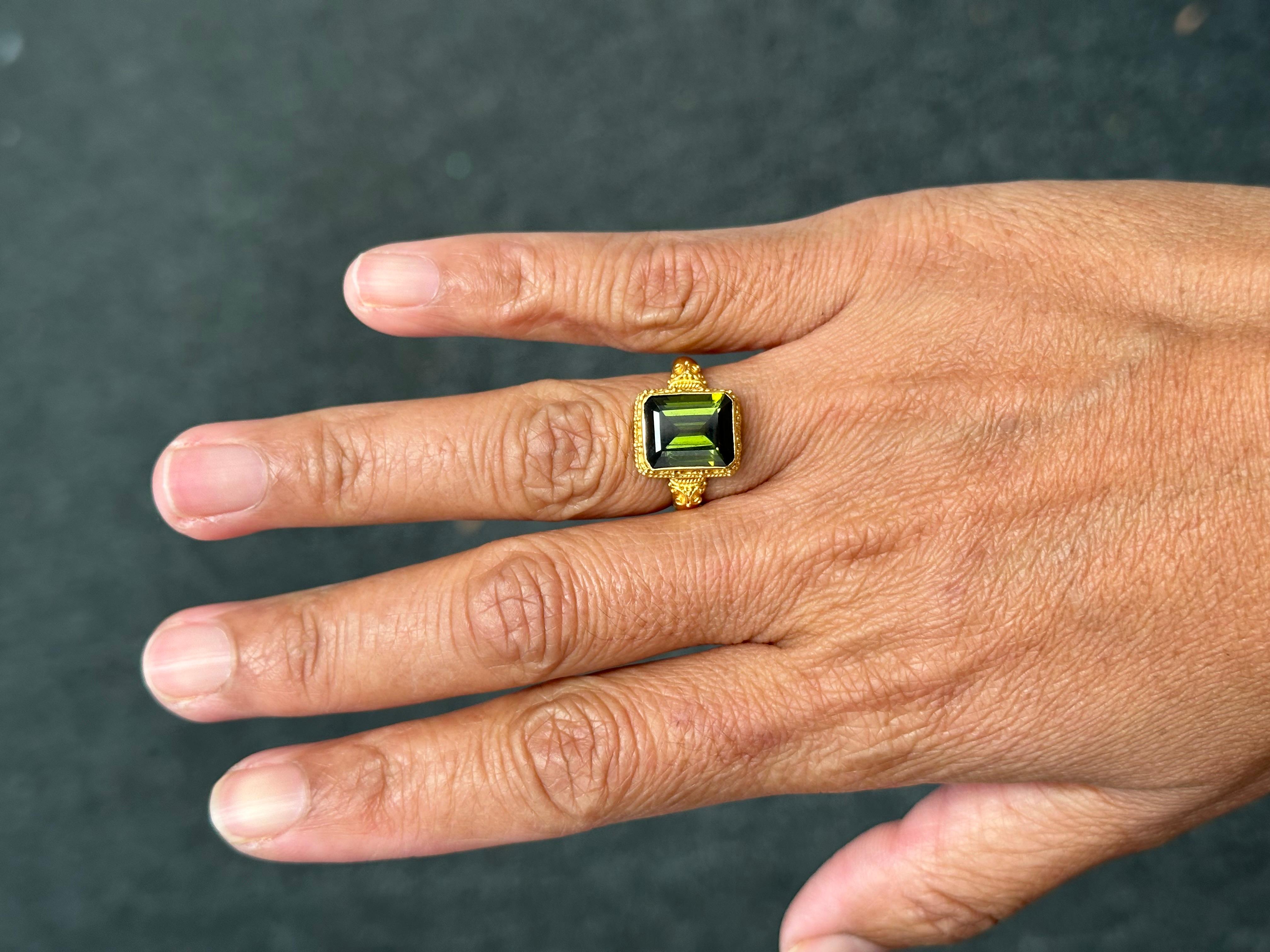Steven Battelle 5.4 Carats Green Tourmaline 22K Gold Ring In New Condition For Sale In Soquel, CA