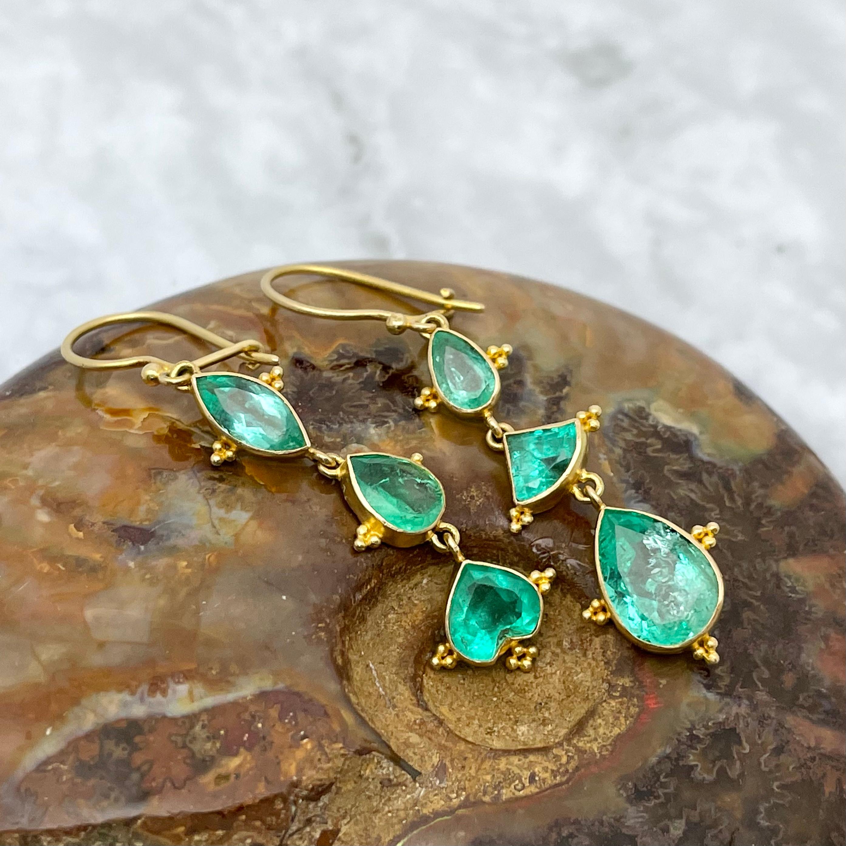 Steven Battelle 5.4 Carats Multi-Stone Columbian Emerald 18K Gold Wire Earrings For Sale 2