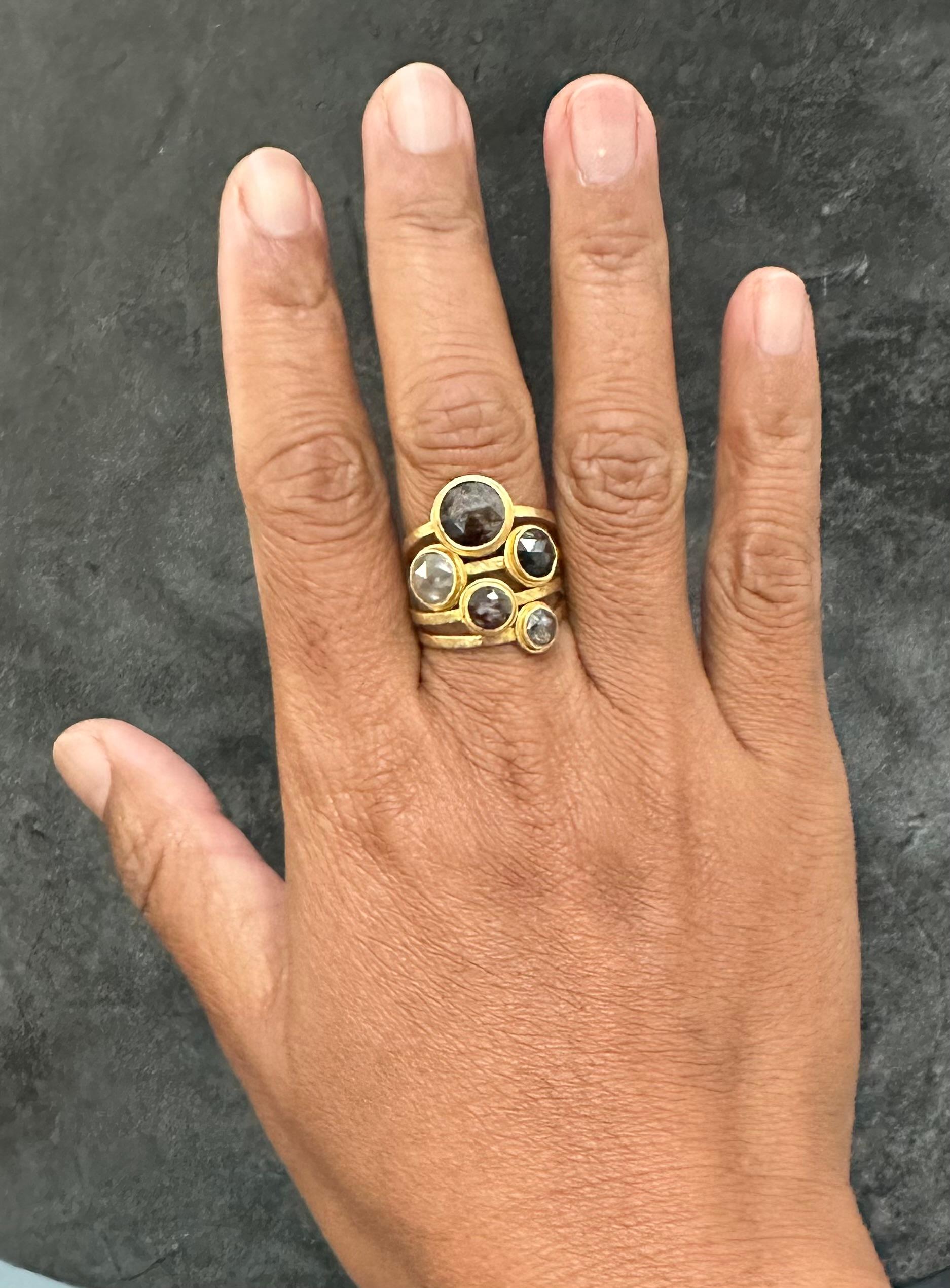 Steven Battelle 5.5 Carats Multi-Stone Natural Diamond 18K Gold Ring For Sale 2