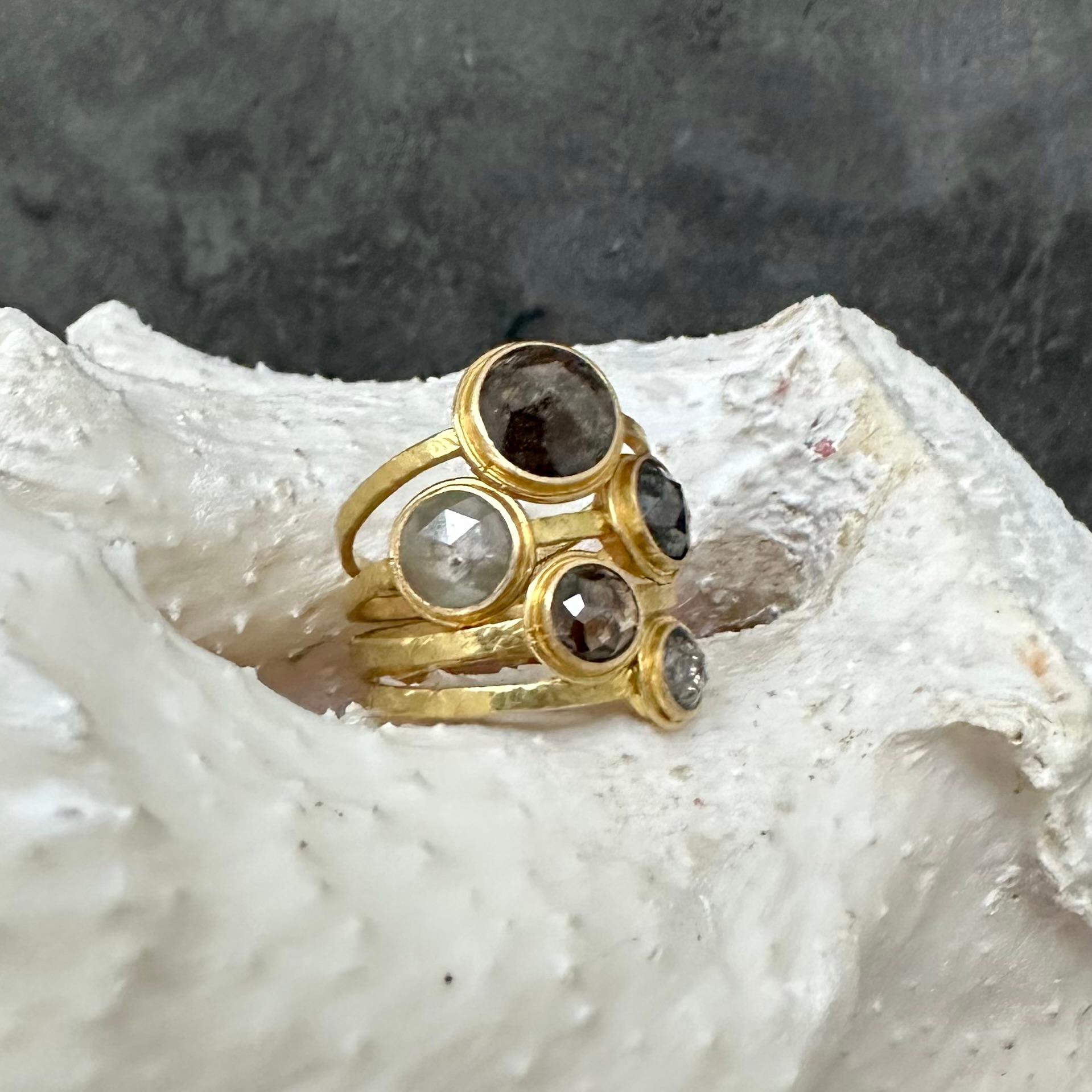 Contemporary Steven Battelle 5.5 Carats Multi-Stone Natural Diamond 18K Gold Ring For Sale