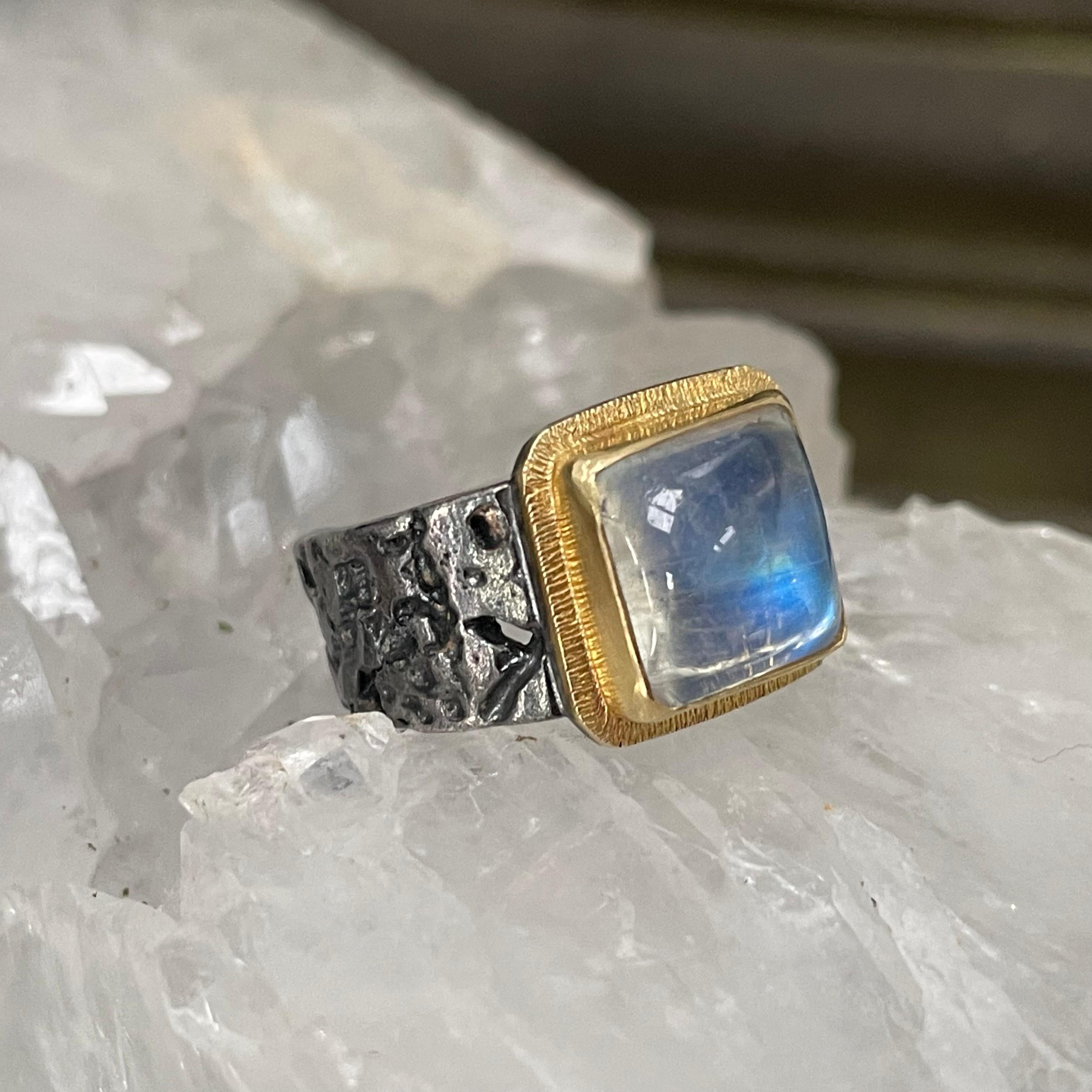 Steven Battelle 5.5 Carats Rainbow Moonstone 18K Gold Oxidized Sterling Ring In New Condition For Sale In Soquel, CA