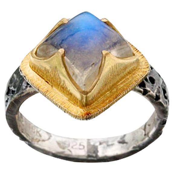 Steven Battelle 5.5 Carats Rainbow Moonstone Oxidized Silver 18K Gold Ring For Sale