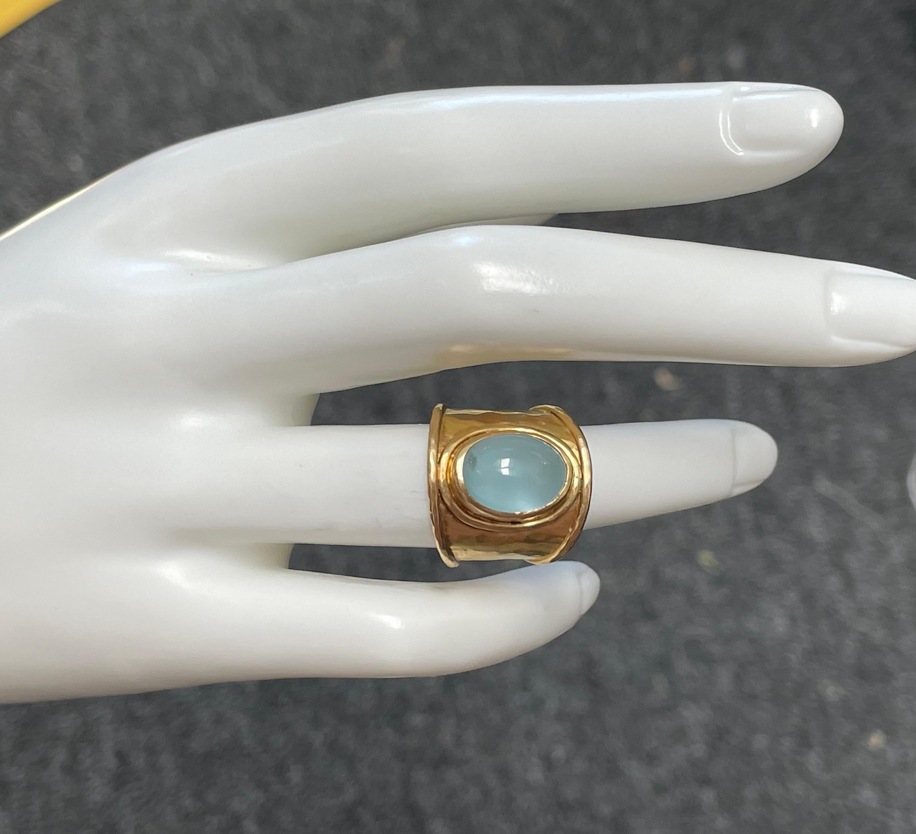 Steven Battelle 5.6 Carats Cabochon Aquamarine 18K Gold Ring For Sale 2