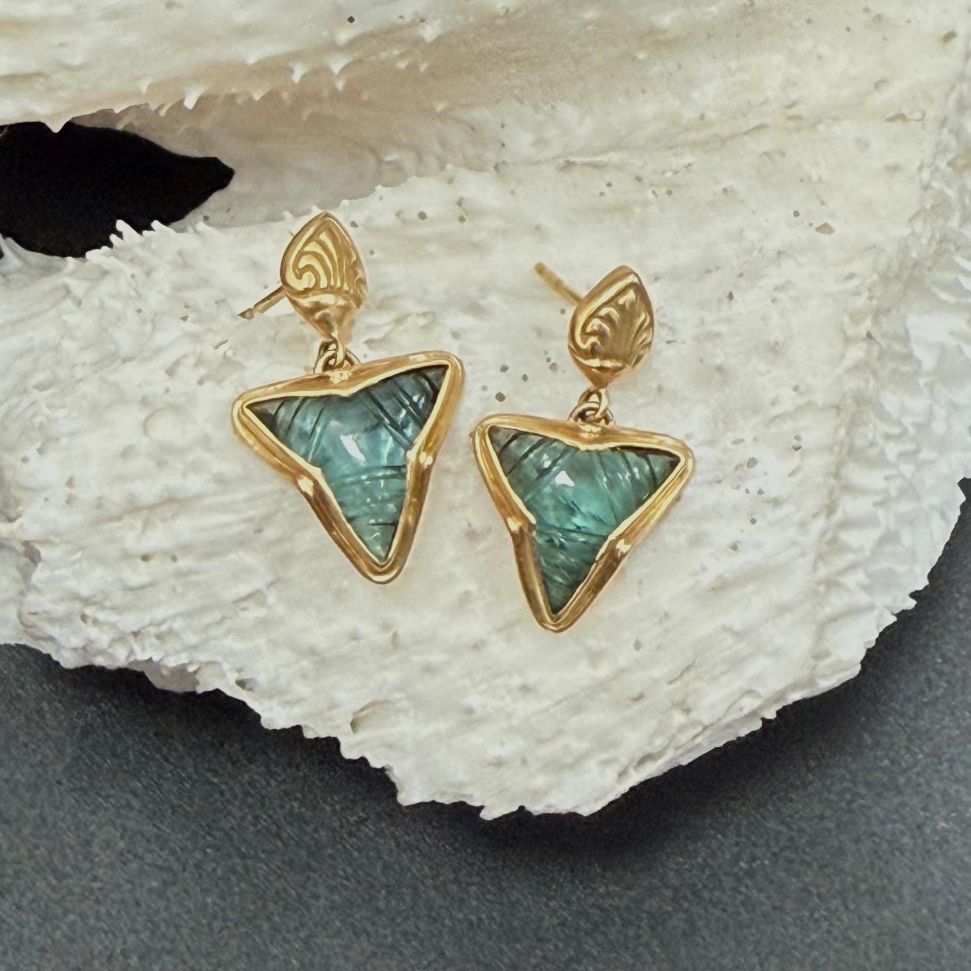 Steven Battelle 5.6 Carats Carved Blue Tourmaline 18K Gold Post Earrings For Sale 2