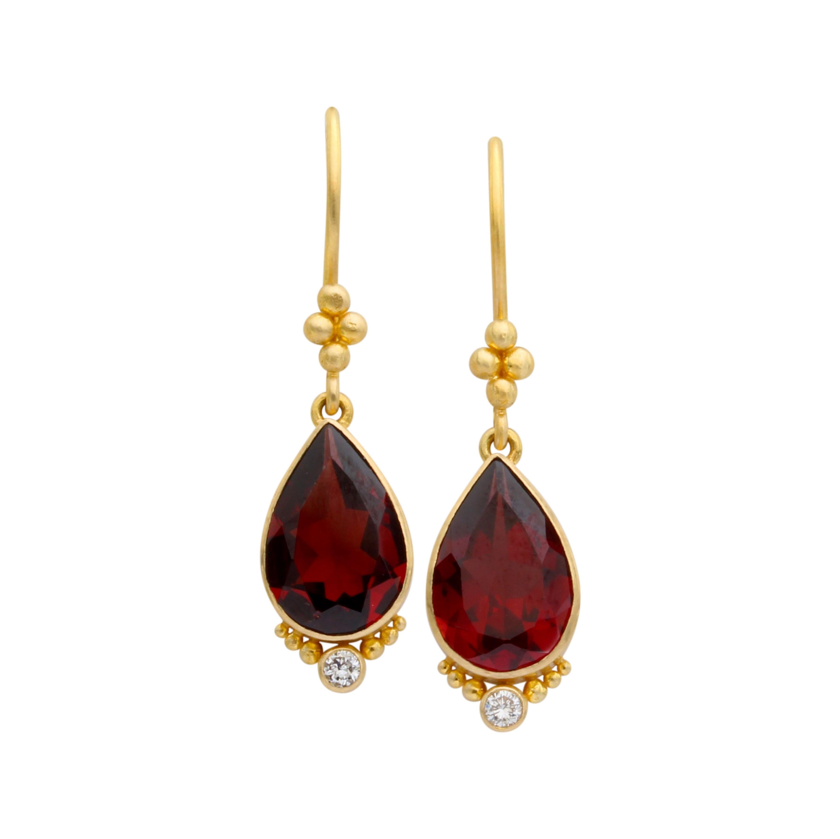 Steven Battelle 5.6 Carats Mozambique Garnet Diamond 18K Gold Earrings In New Condition For Sale In Soquel, CA