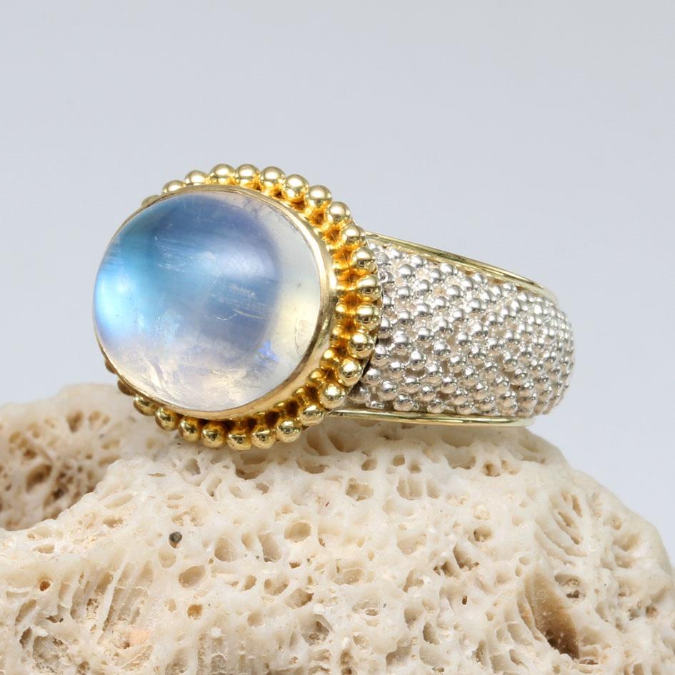 Steven Battelle 5.6 Carats Rainbow Moonstone Sterling Silver 18K Gold Ring  In New Condition For Sale In Soquel, CA