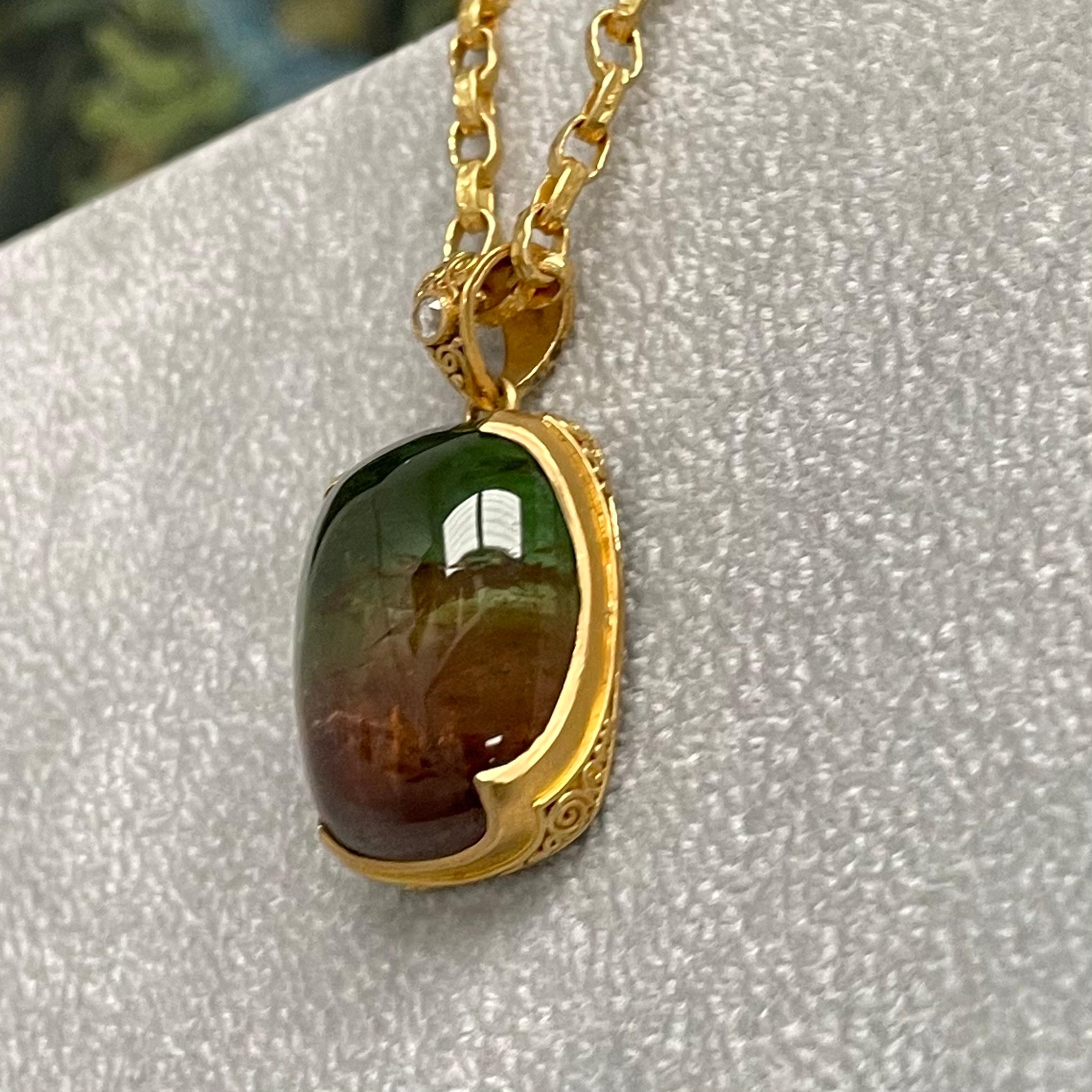Taille cabochon Steven Battelle Pendentif en or 22 carats avec tourmaline melon d'eau et diamants de 56,4 carats en vente