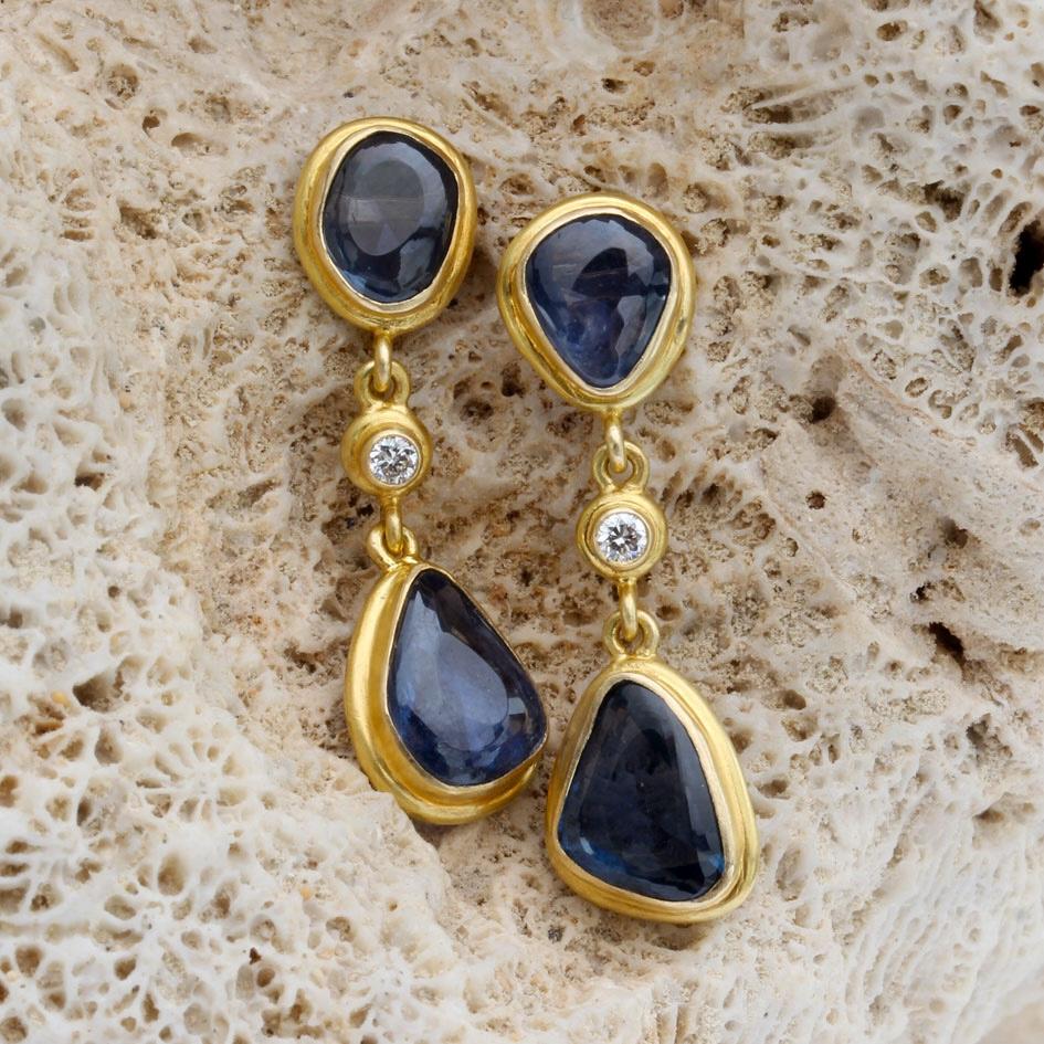 Contemporary Steven Battelle 5.7 Carats Blue Sapphire Diamond 18K Gold Post Earrings For Sale