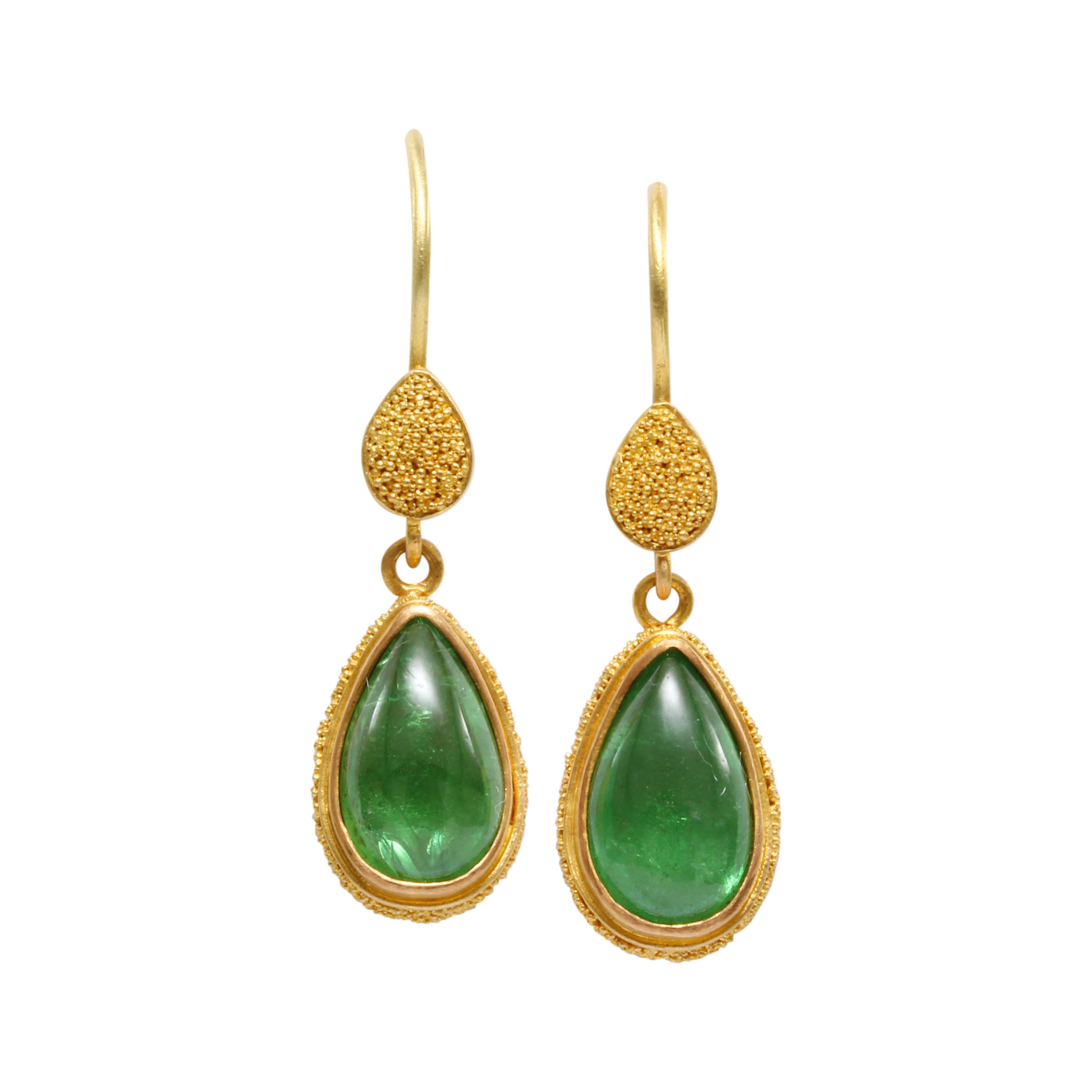 Steven Battelle 5.8 Carats Cabochon Tsavorite 22K Gold Wire Earrings In New Condition For Sale In Soquel, CA