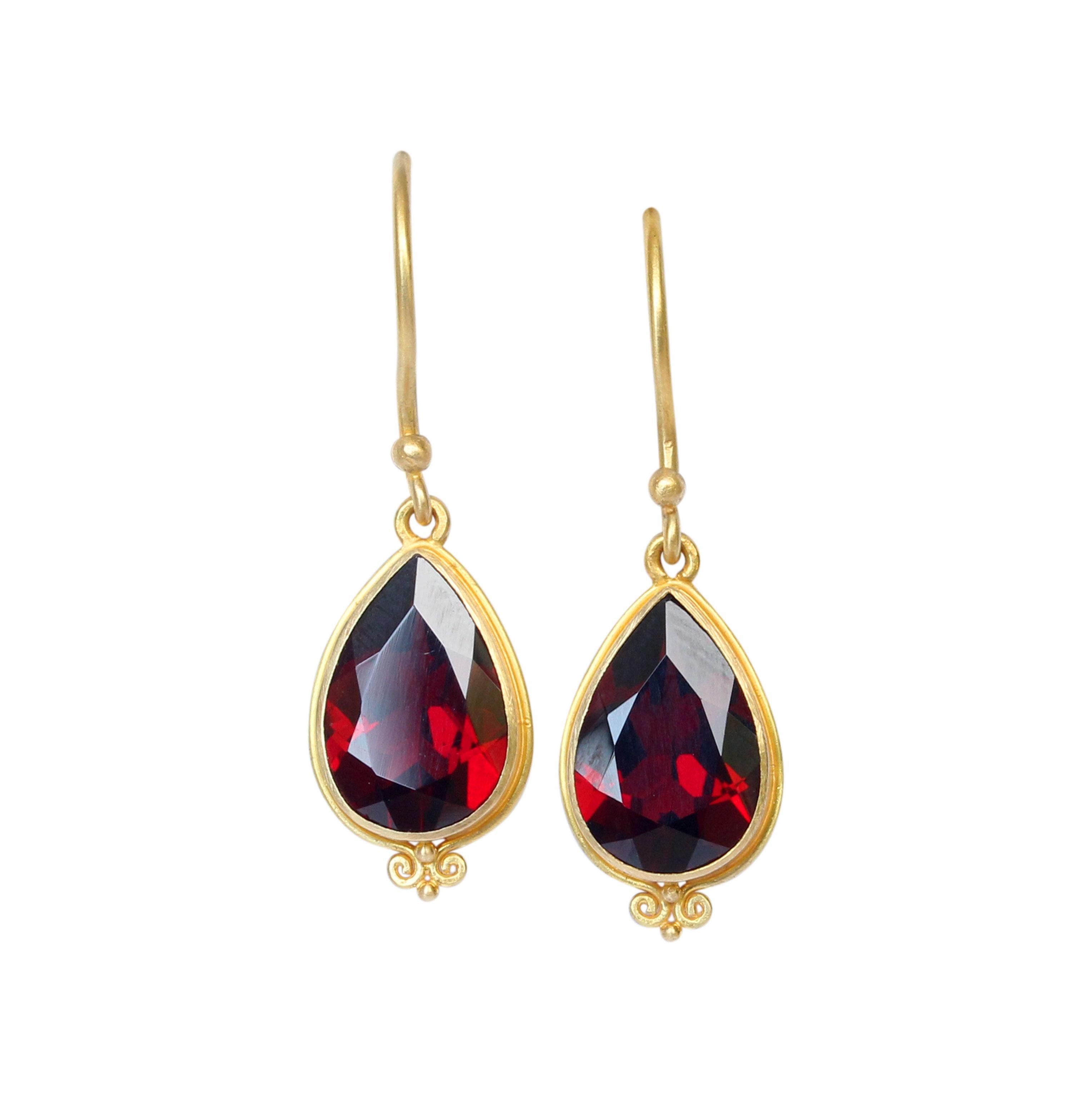 Steven Battelle 5.8 Carats Mozambique Garnet 18K Gold Earrings For Sale 1