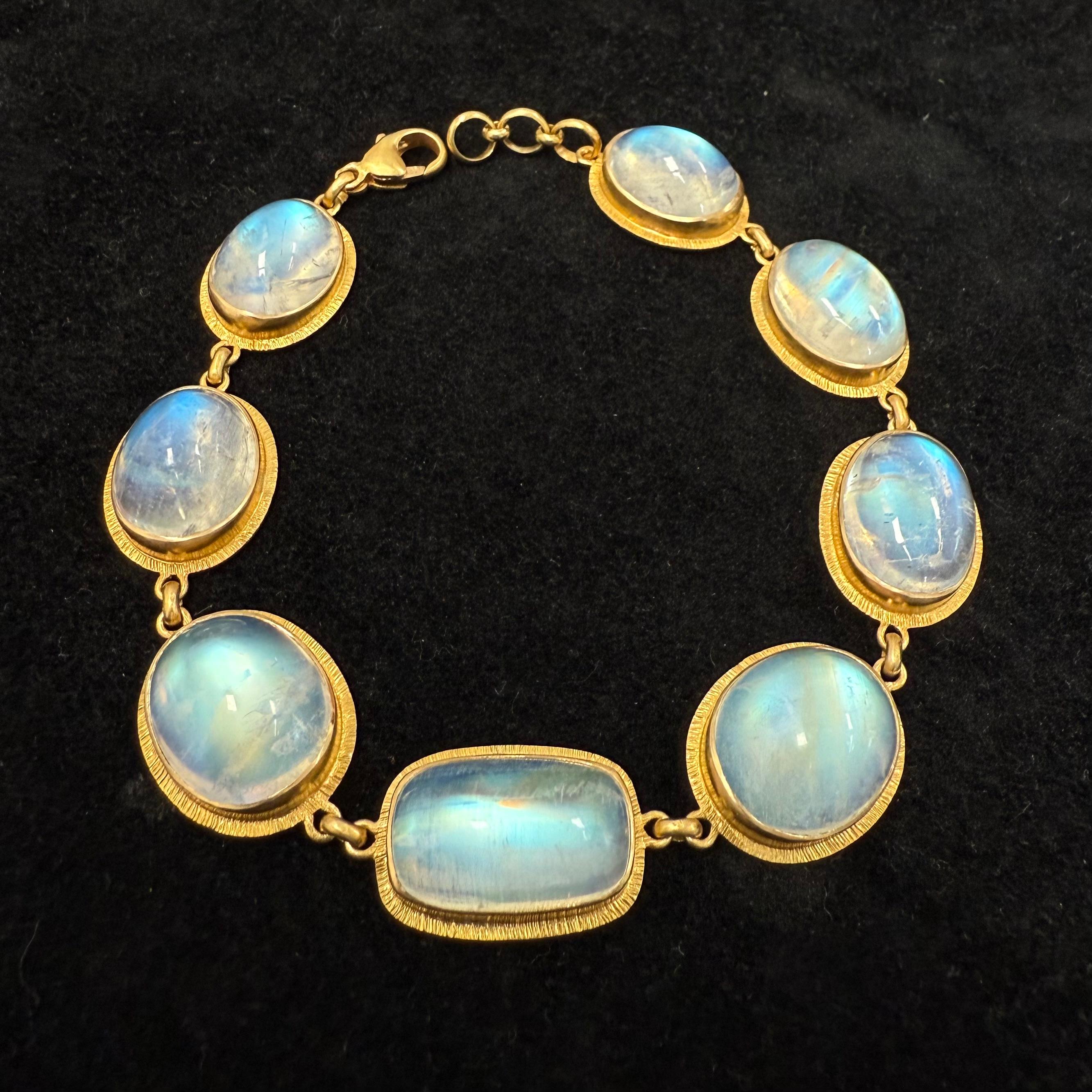 Steven Battelle 59 Carati Pietra di Luna Arcobaleno Bracciale in Oro/Argento 18K in vendita 4